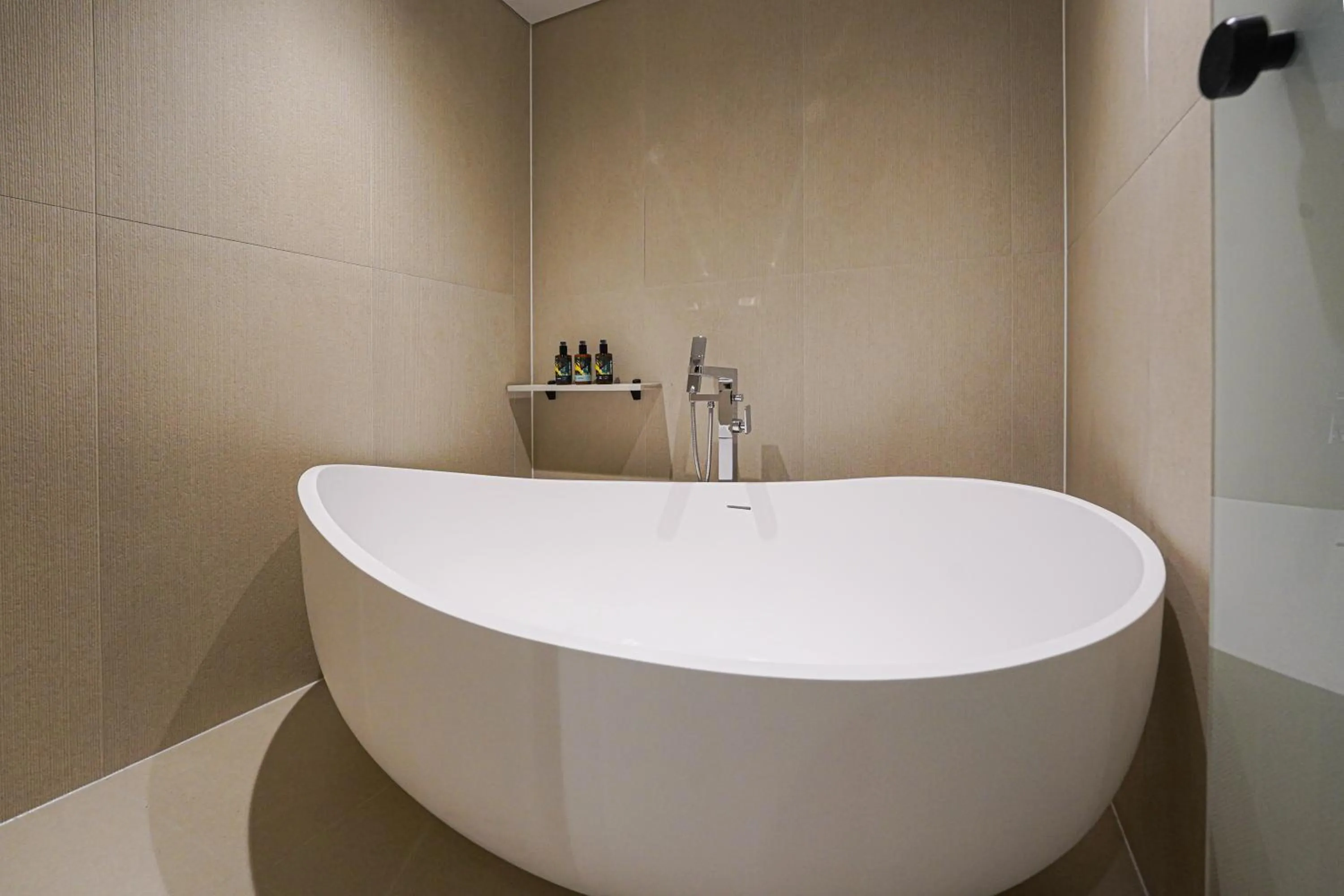 Bath in Hotel Ground27