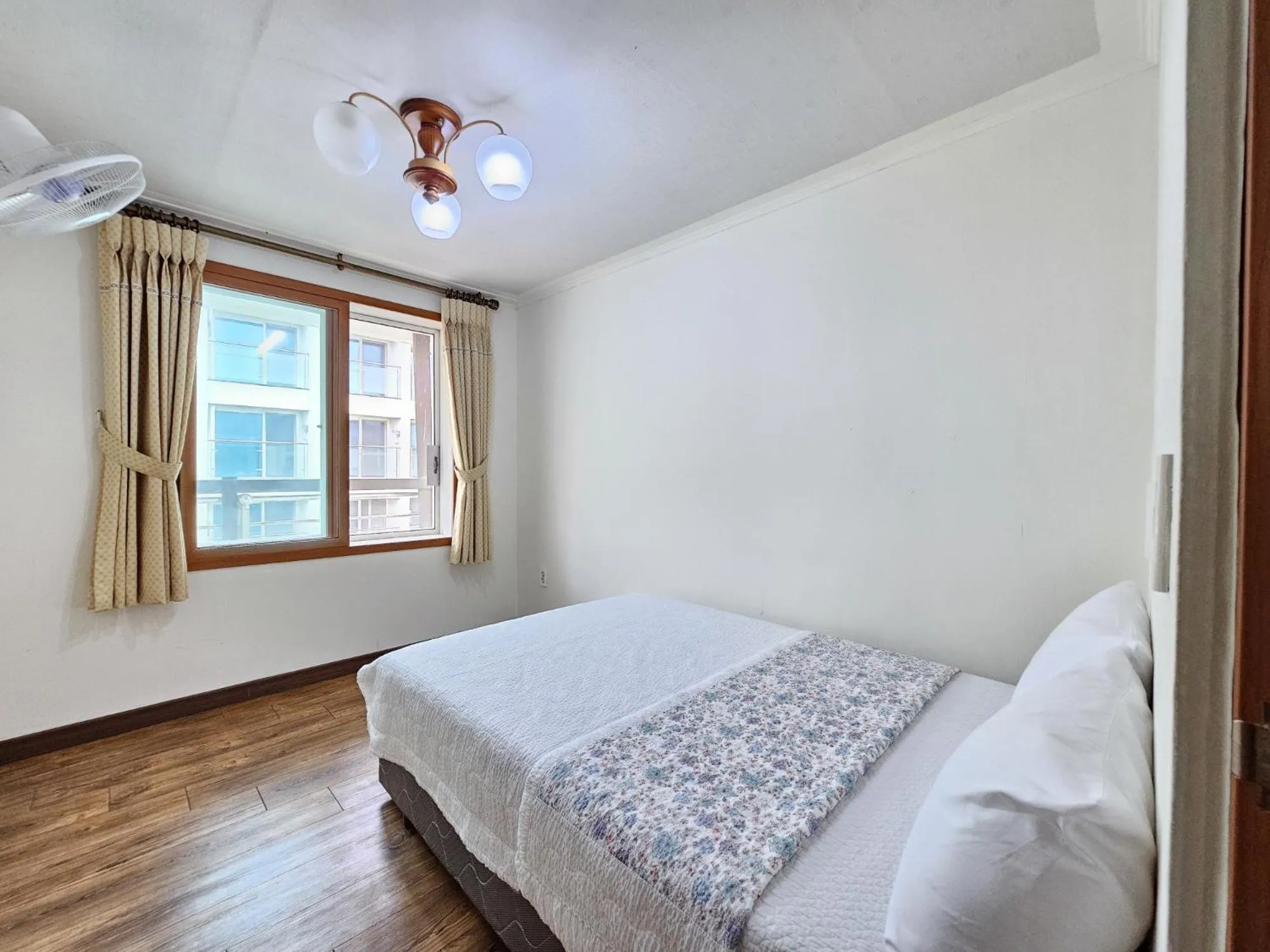 Bed in Seongsan Sunrise Pension