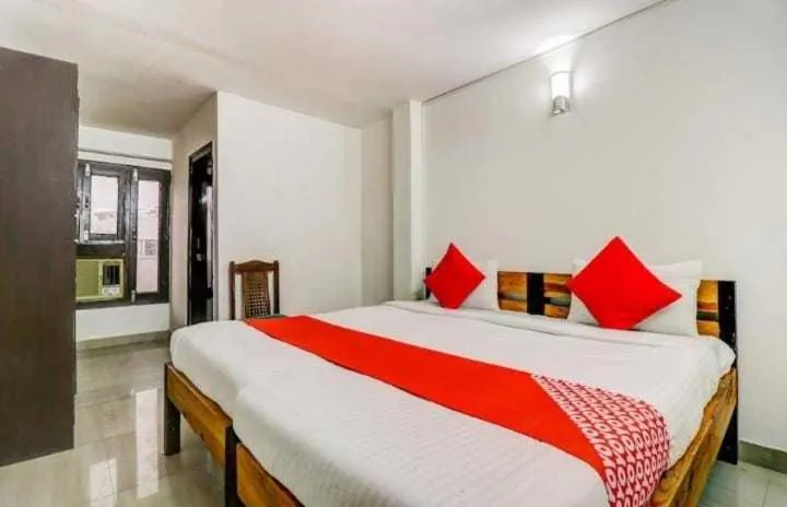 Bedroom, Bed in OYO 82147 White Palace