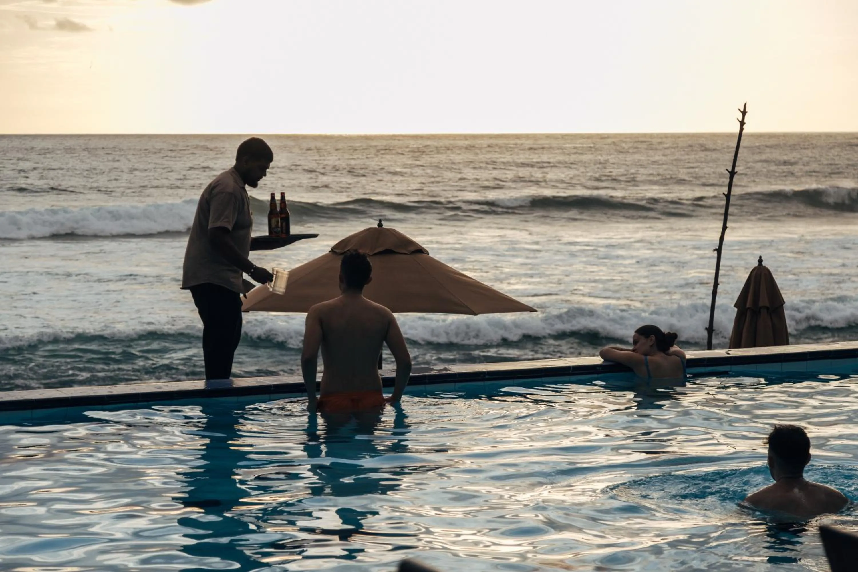 Lounge or bar in Neevana Hotel Hikkaduwa