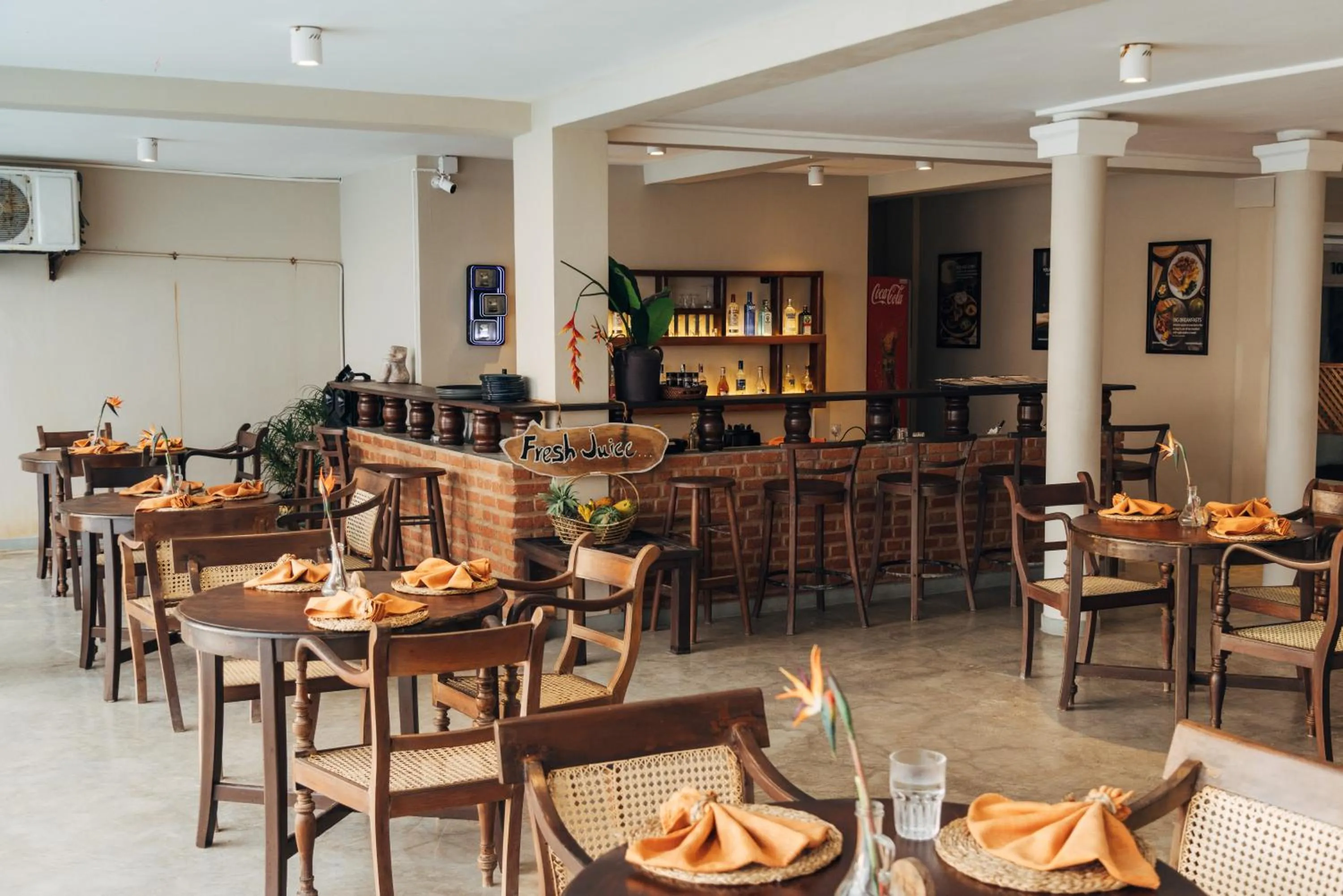 Restaurant/places to eat in Neevana Hotel Hikkaduwa