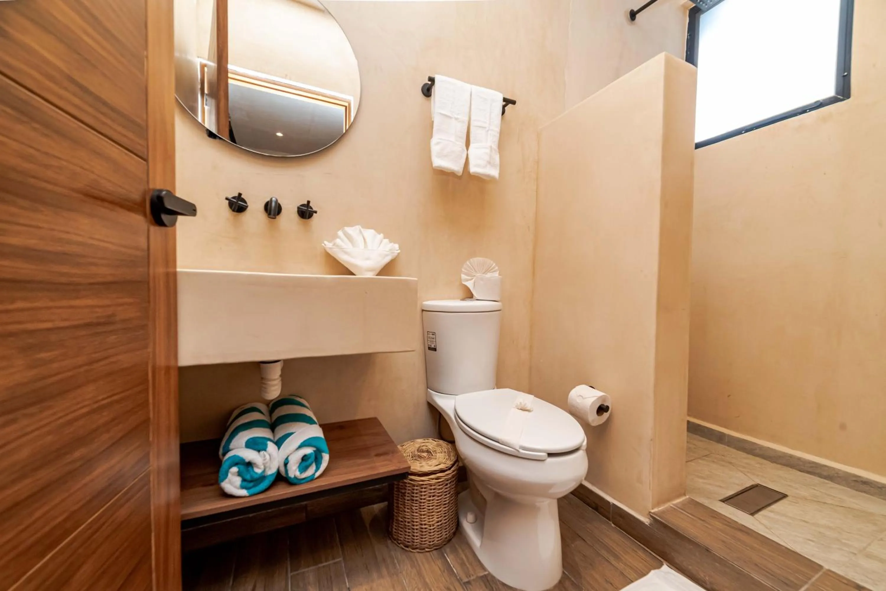 Shower in The Teodoro