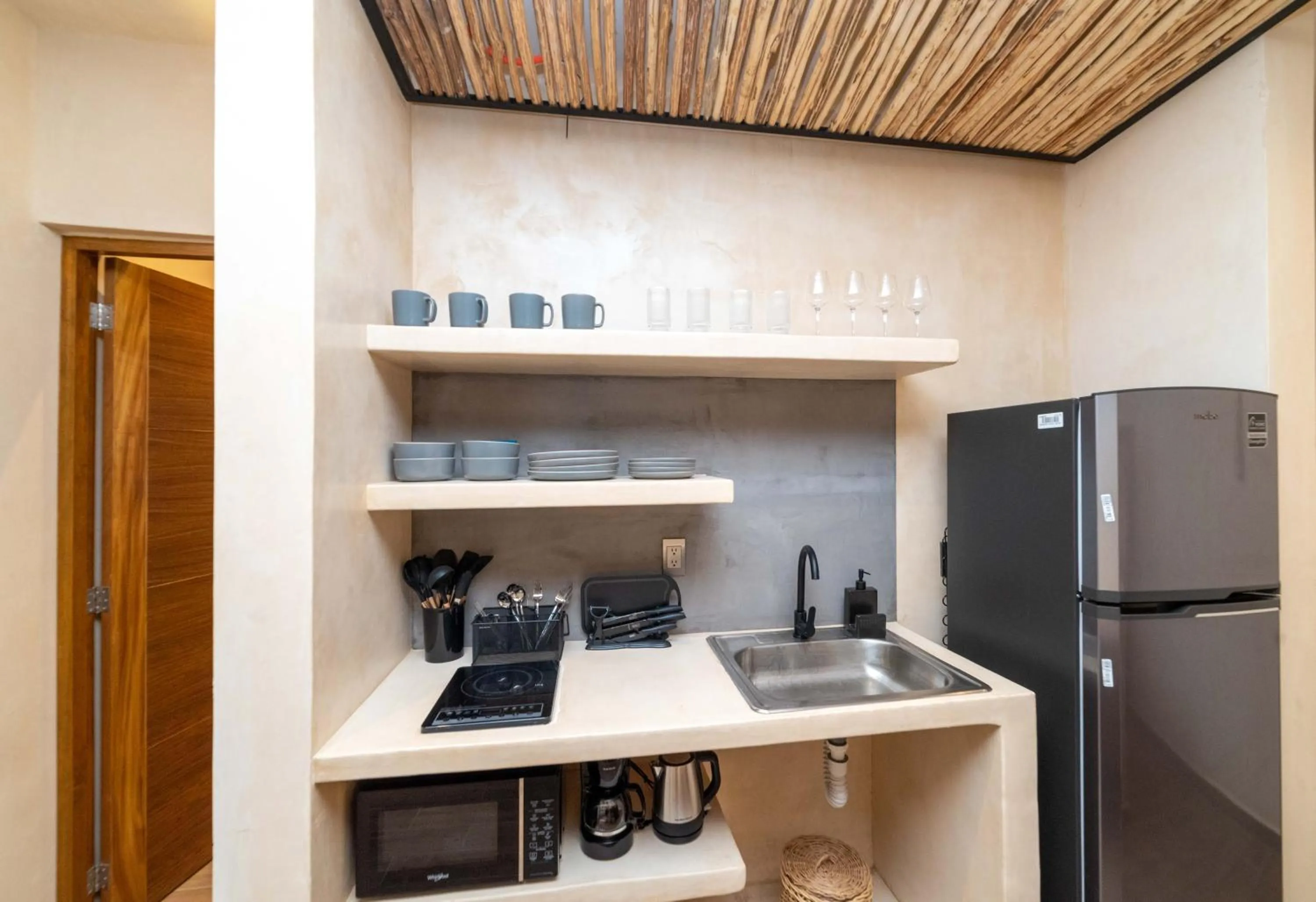 Coffee/tea facilities in The Teodoro