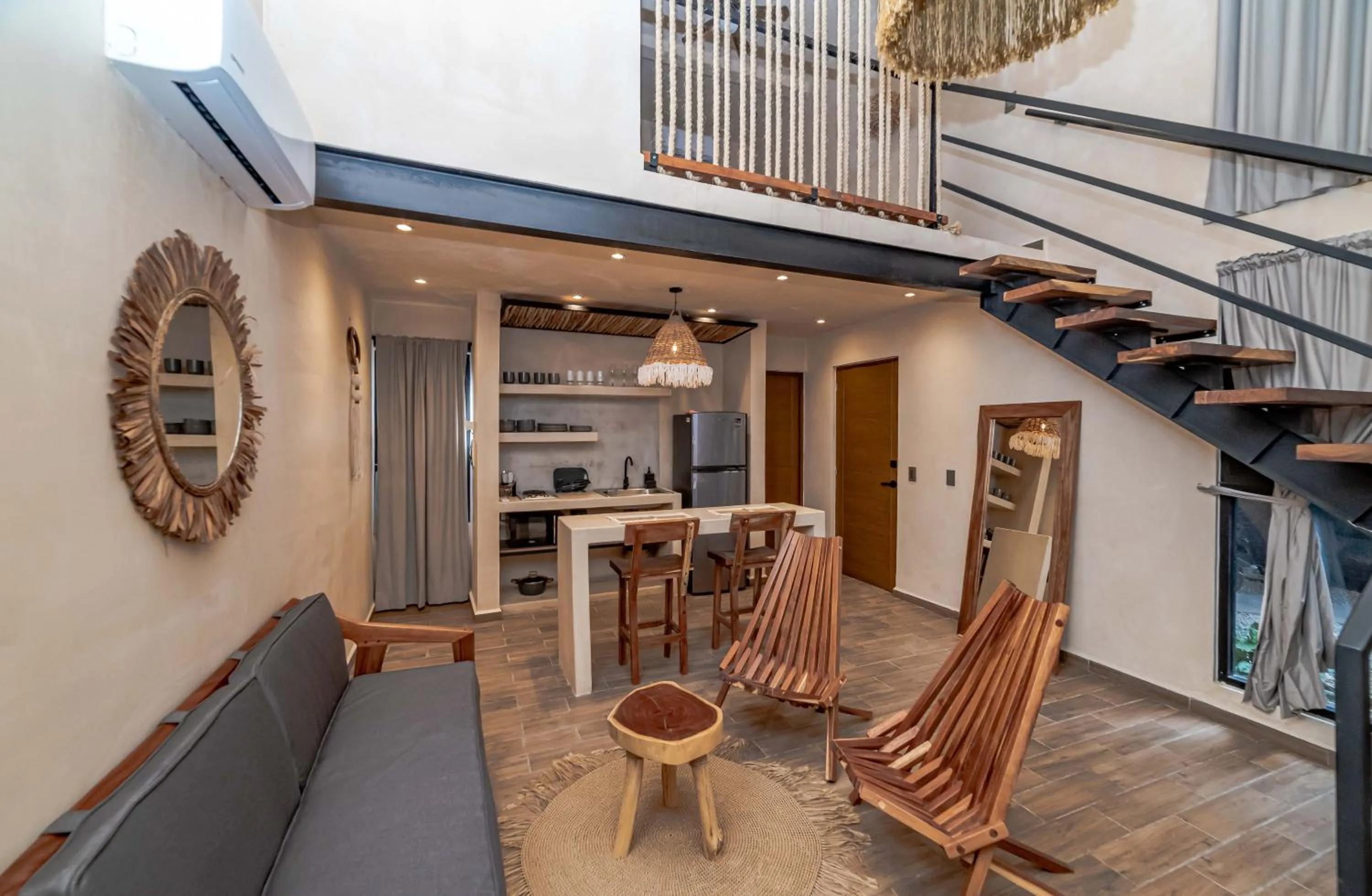 Photo of the whole room in The Teodoro