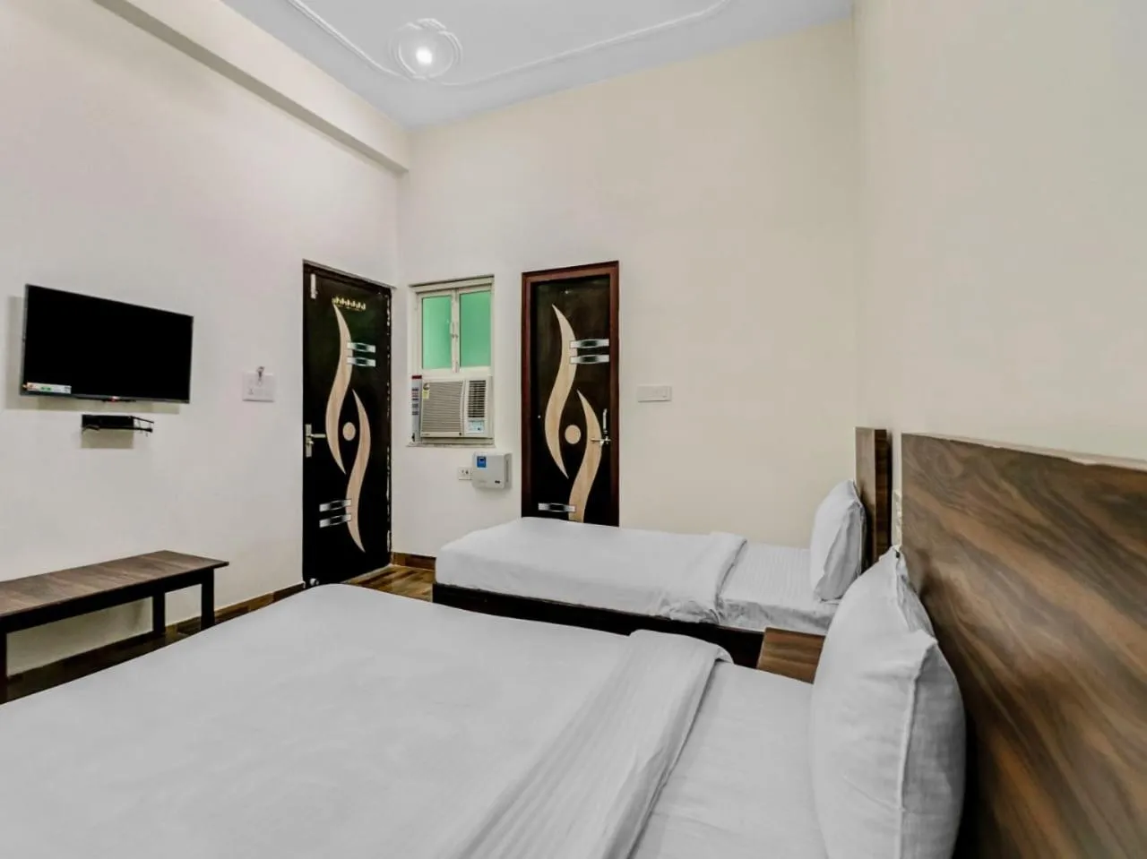 Photo of the whole room, Bed in Hotel NV Palace