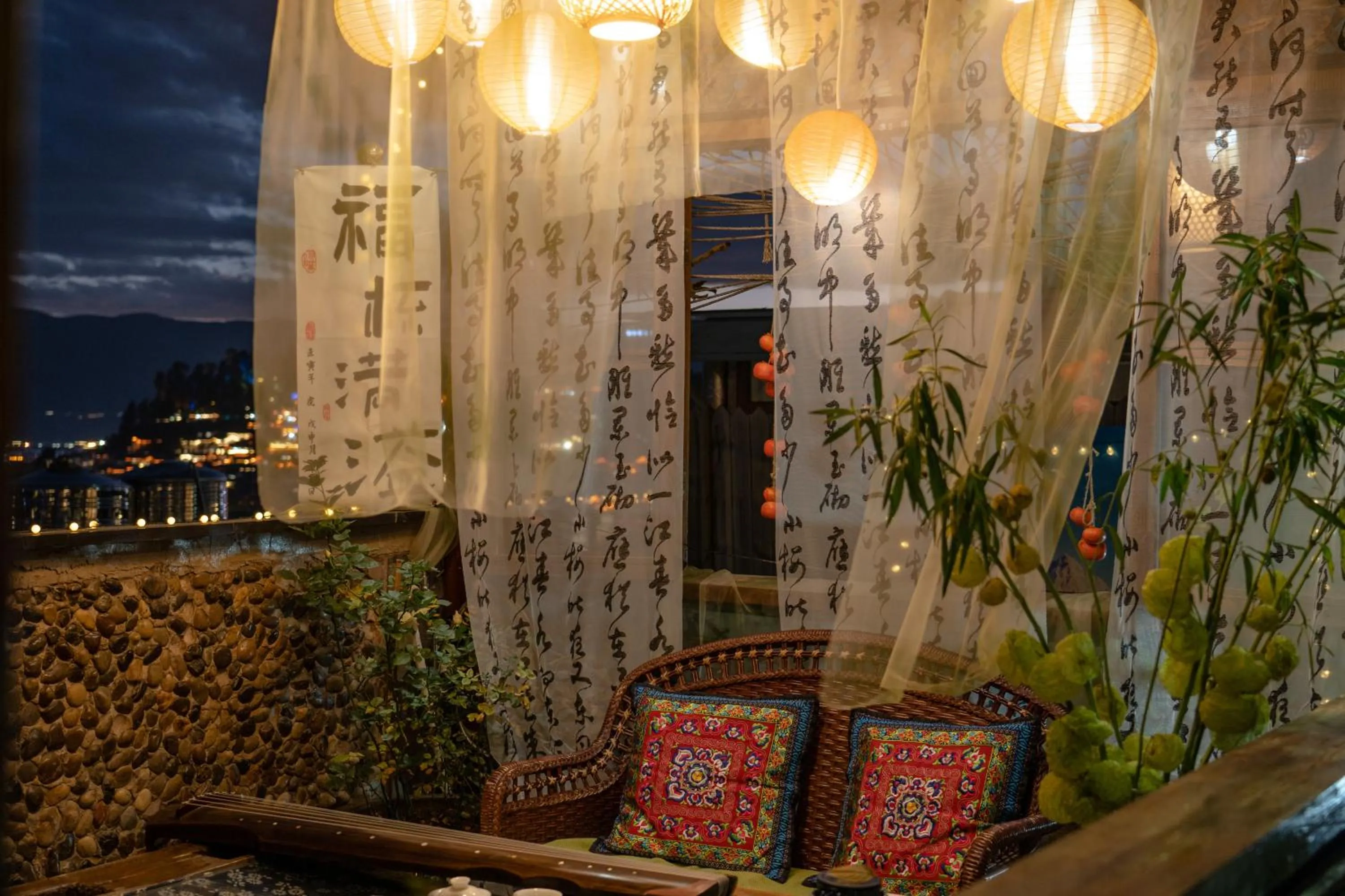 Night in Lijiang Ancient City View Inn