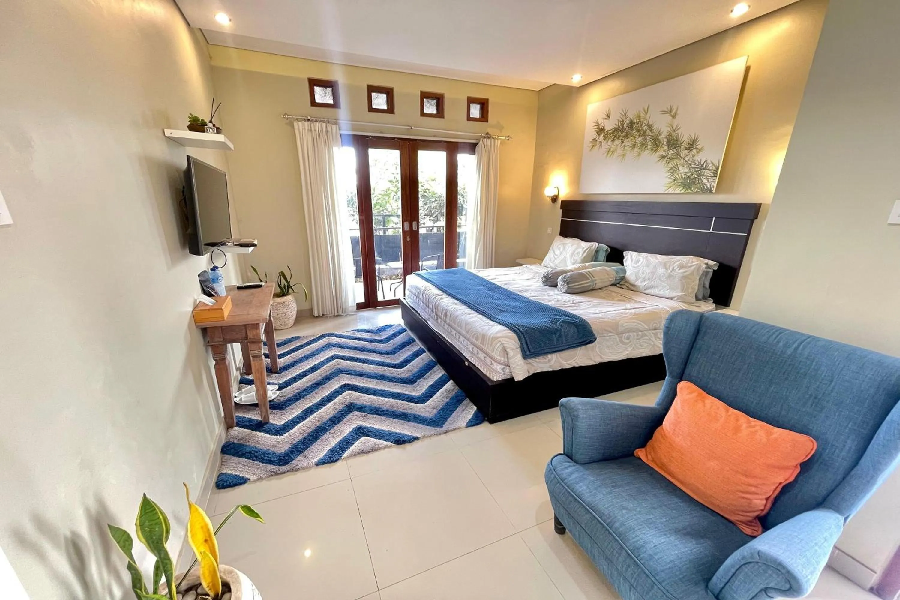 Photo of the whole room, Bed in Double U Camp and Villa