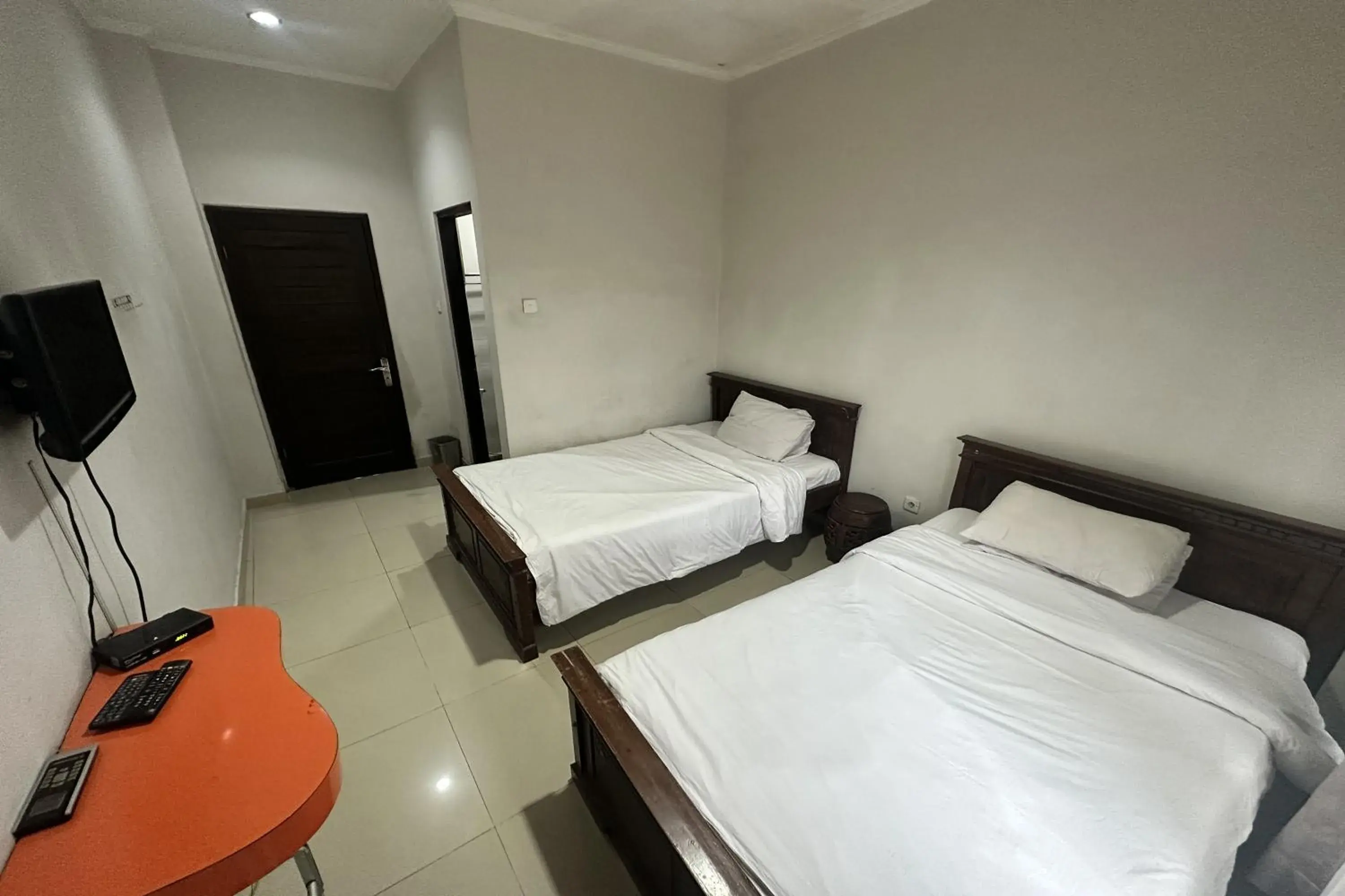 Standard Double Room in Hotel Warta Dua Standard Double Room in Hotel Warta Dua