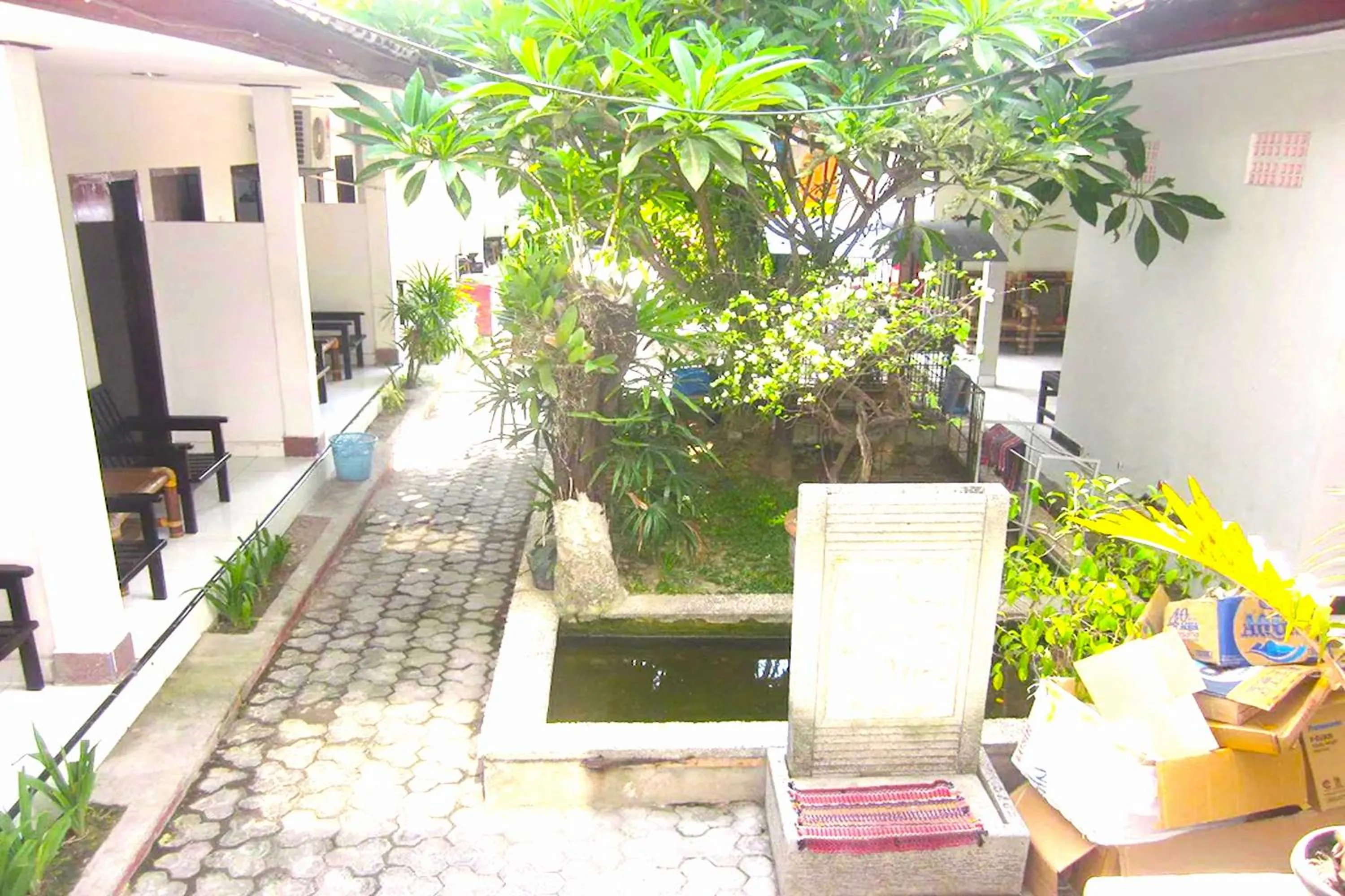 Garden view in Hotel Warta Dua