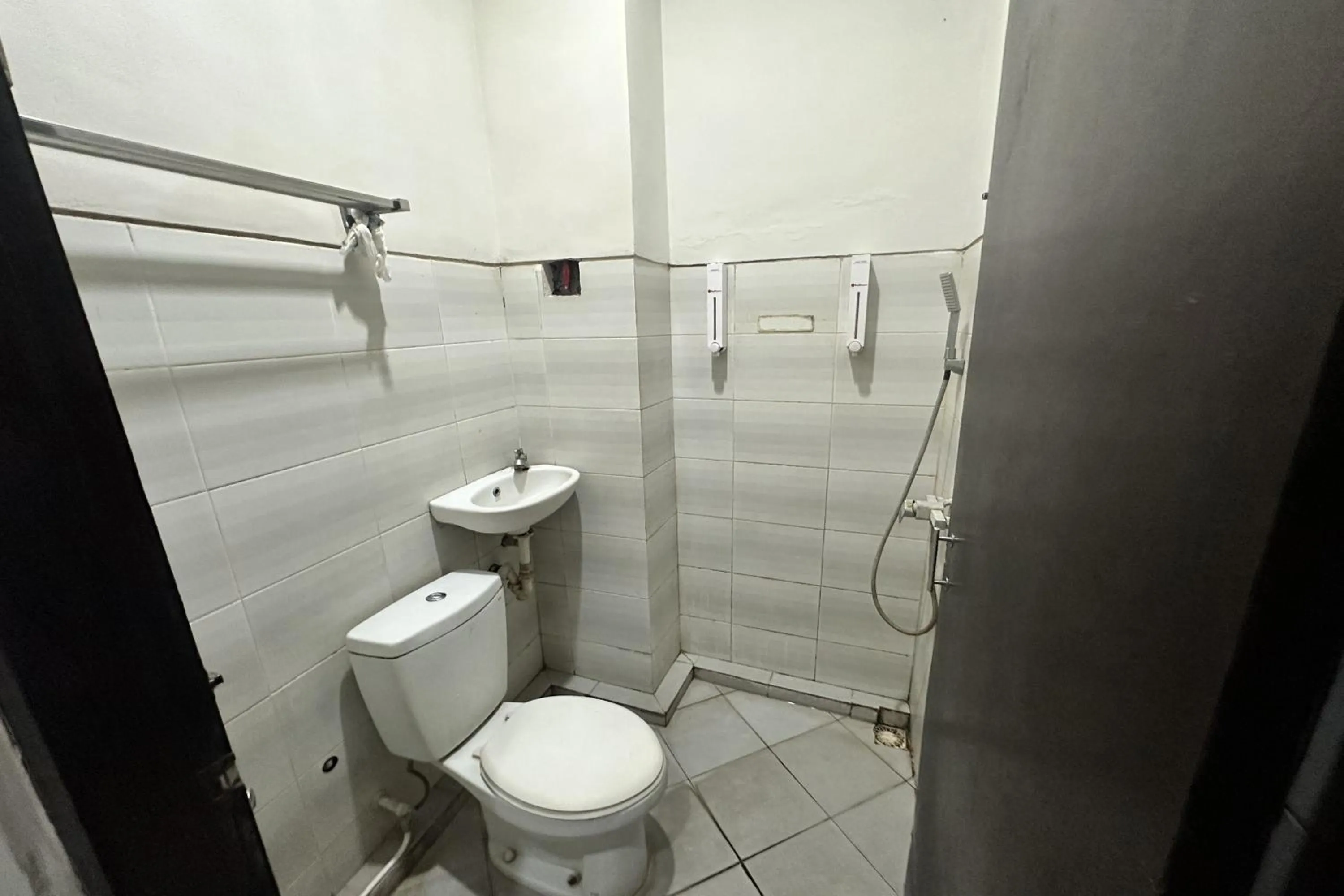 Bathroom in Hotel Warta Dua