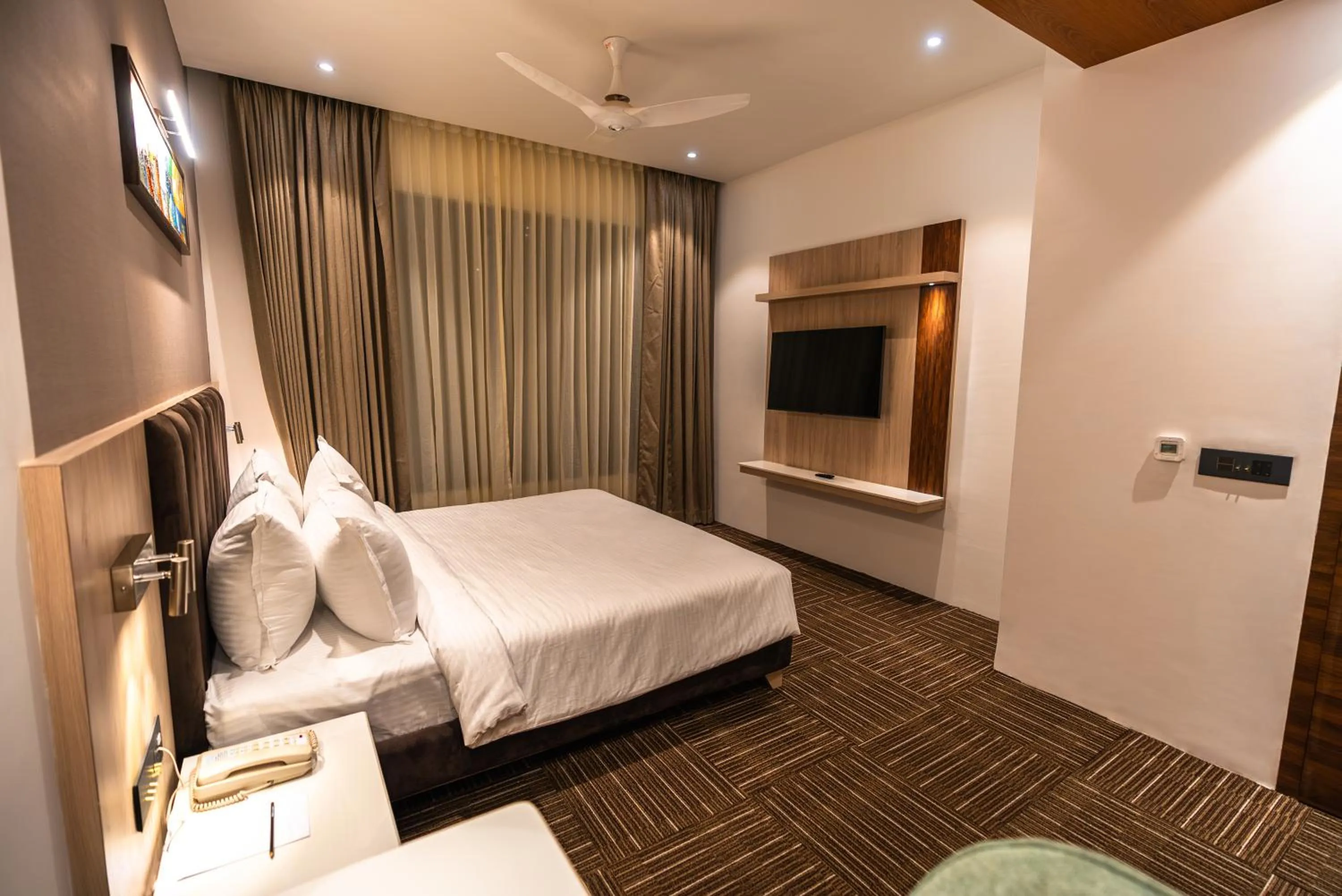 Bed in Clarks inn Express Ayodhya