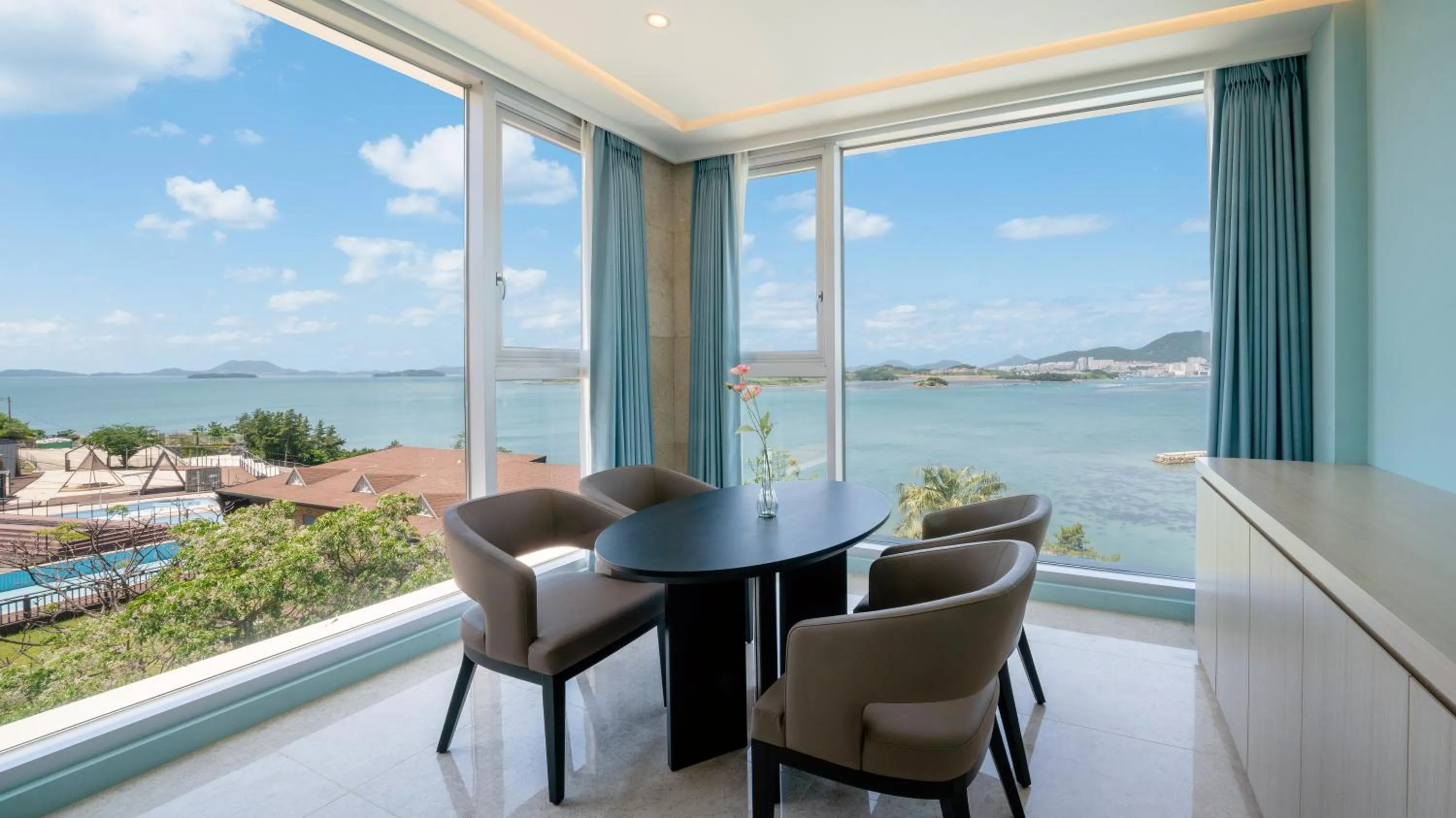 Living room in Yeosu Calacatta Hotel & Resort