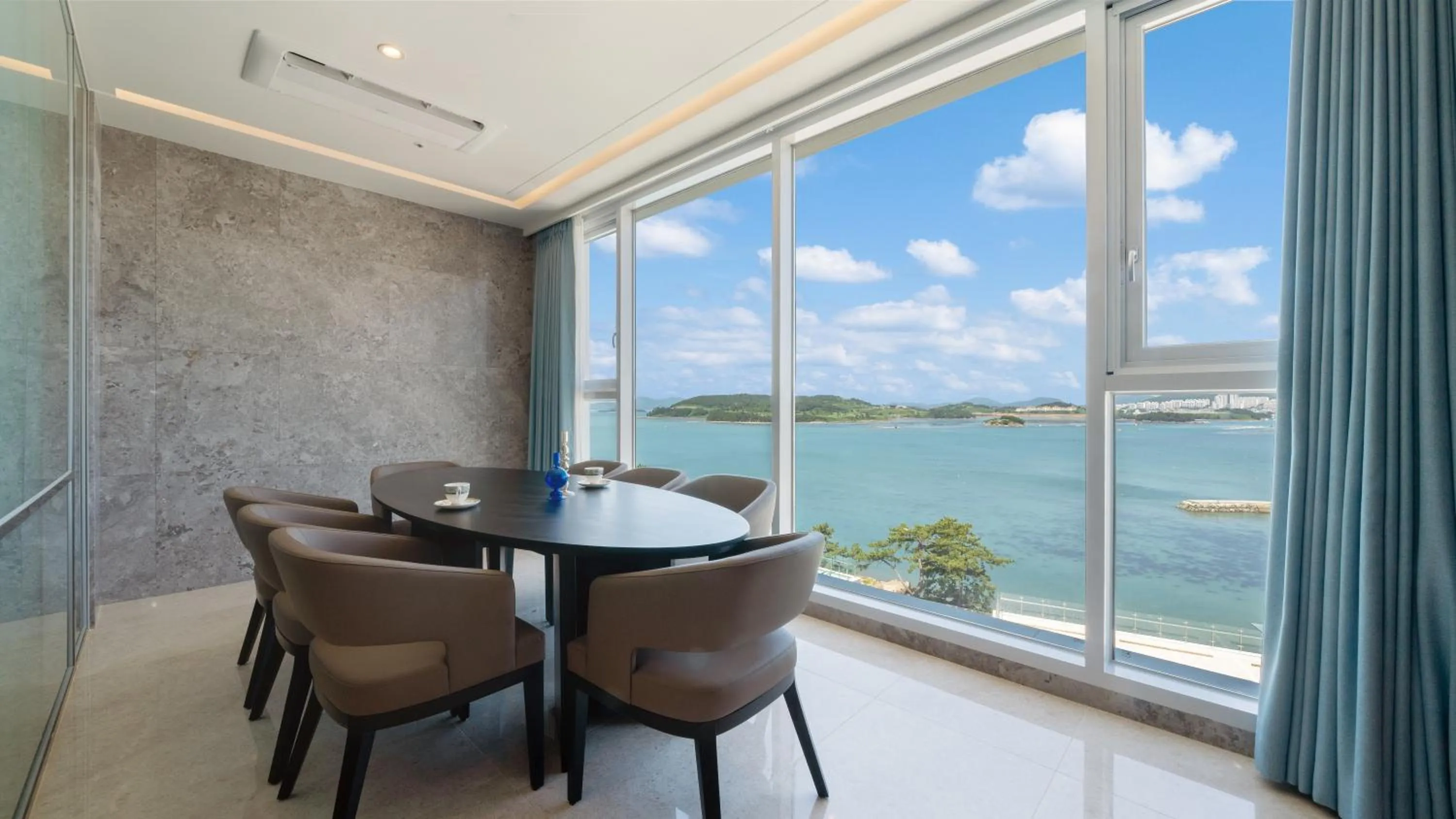 Living room in Yeosu Calacatta Hotel & Resort