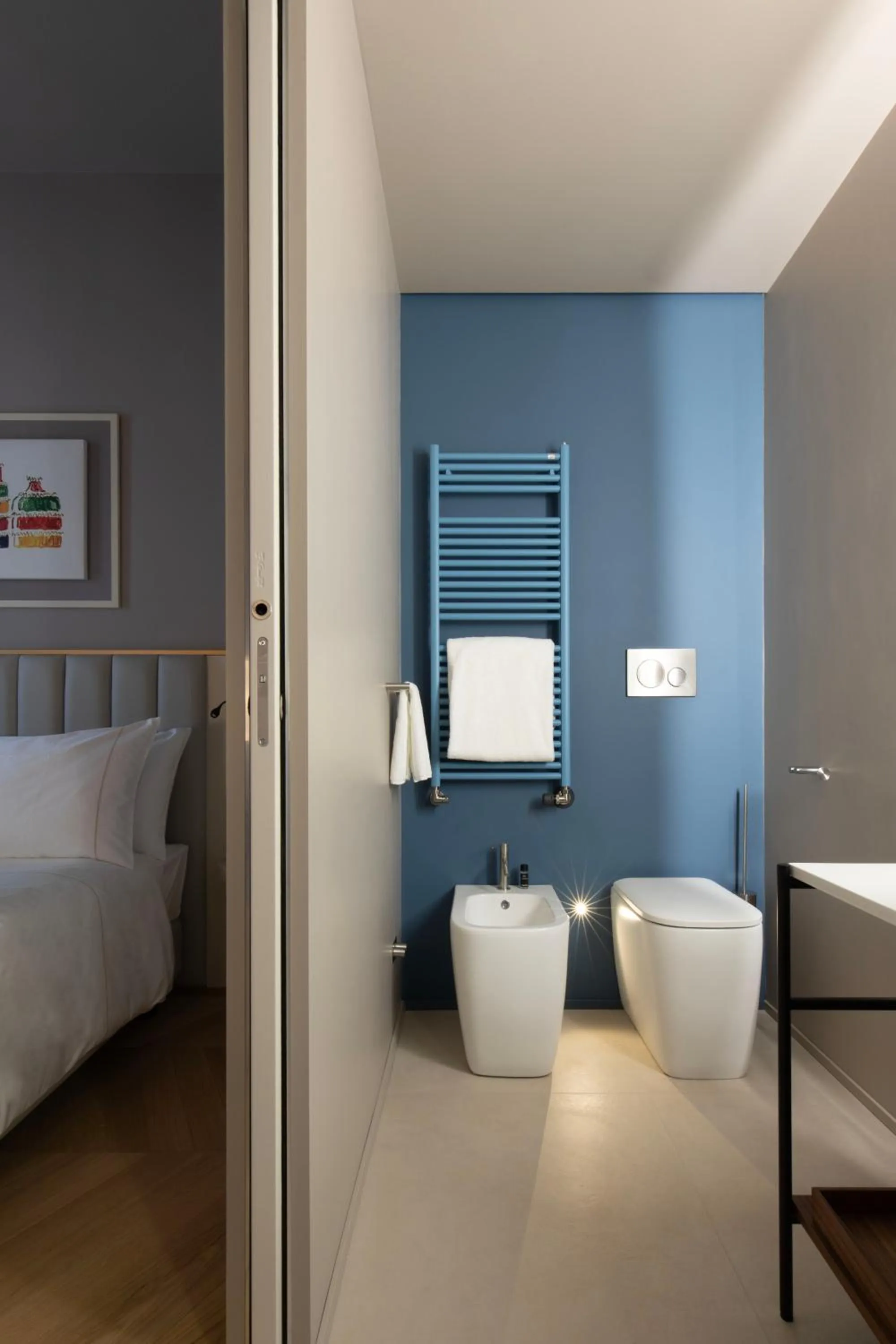 Toilet, Bed in Interno Marche Design Experience Hotel