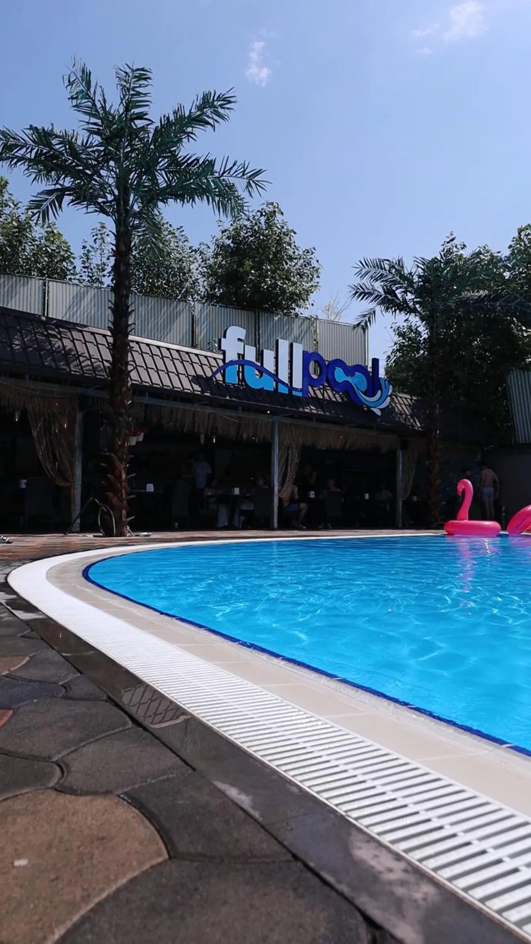 Restaurant/places to eat in Colette Hotel