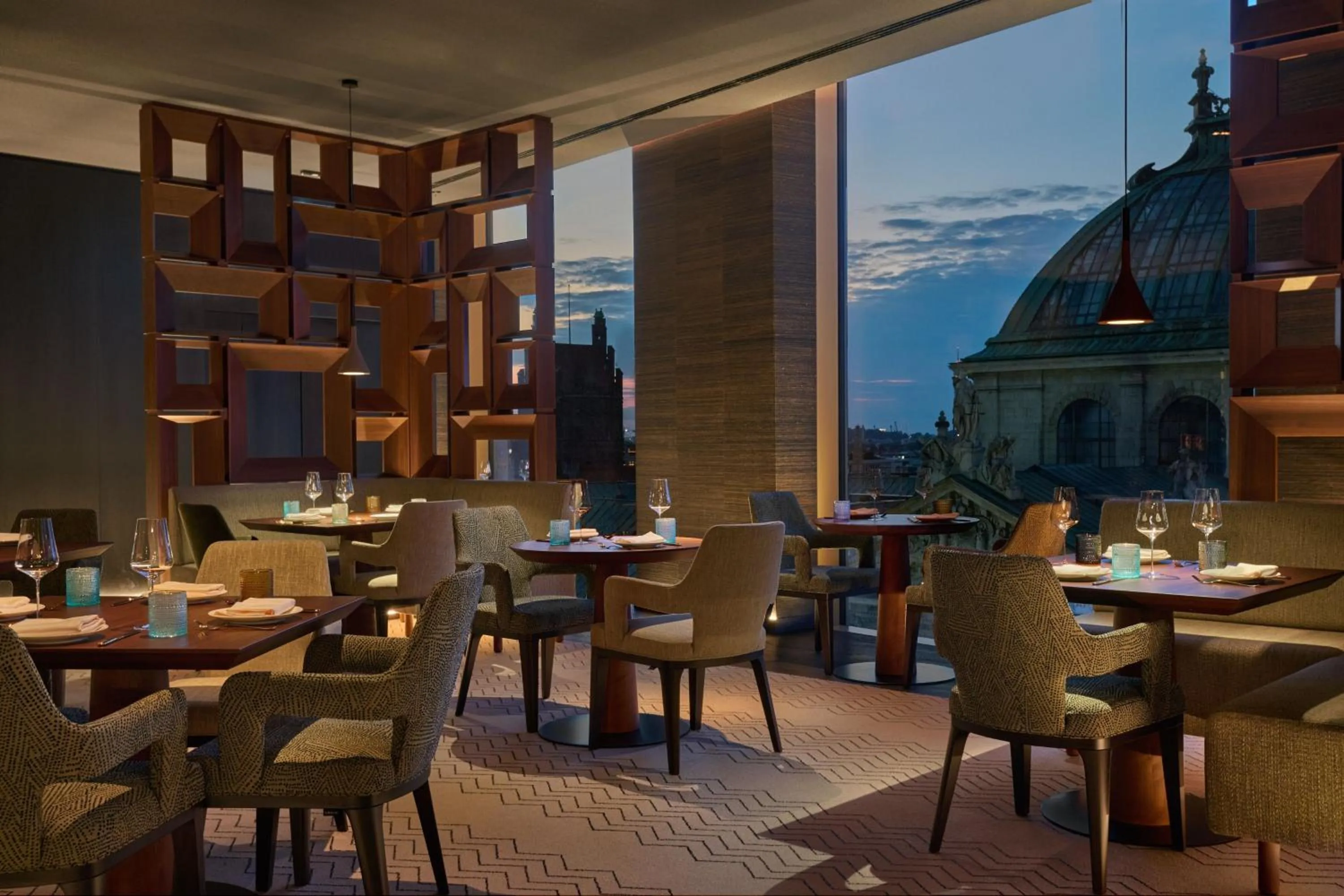 Restaurant/places to eat in Koenigshof, a Luxury Collection Hotel, Munich