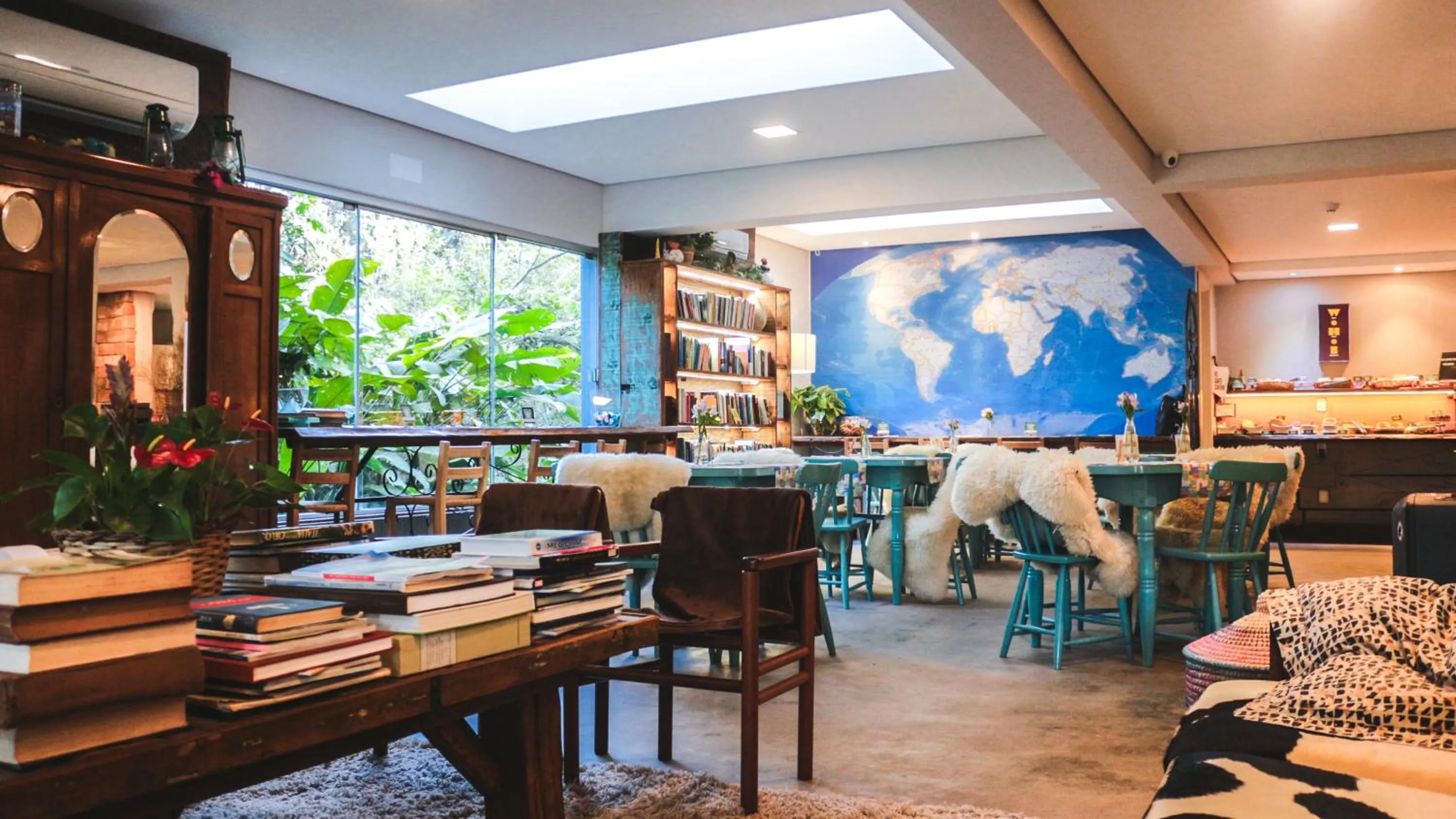 Restaurant/places to eat in Work Hotel Design