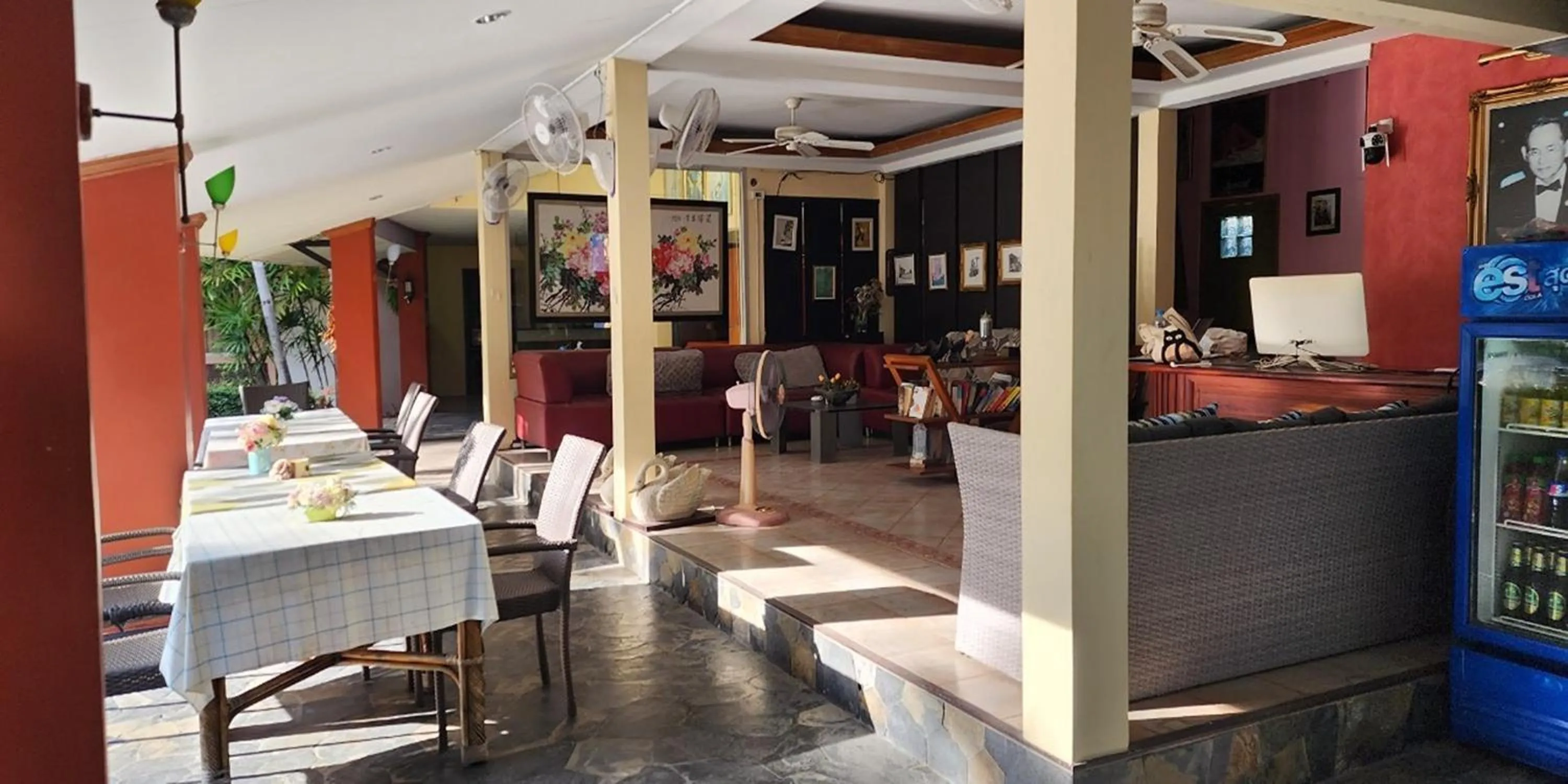 Restaurant/places to eat in Safari Riviera Resort