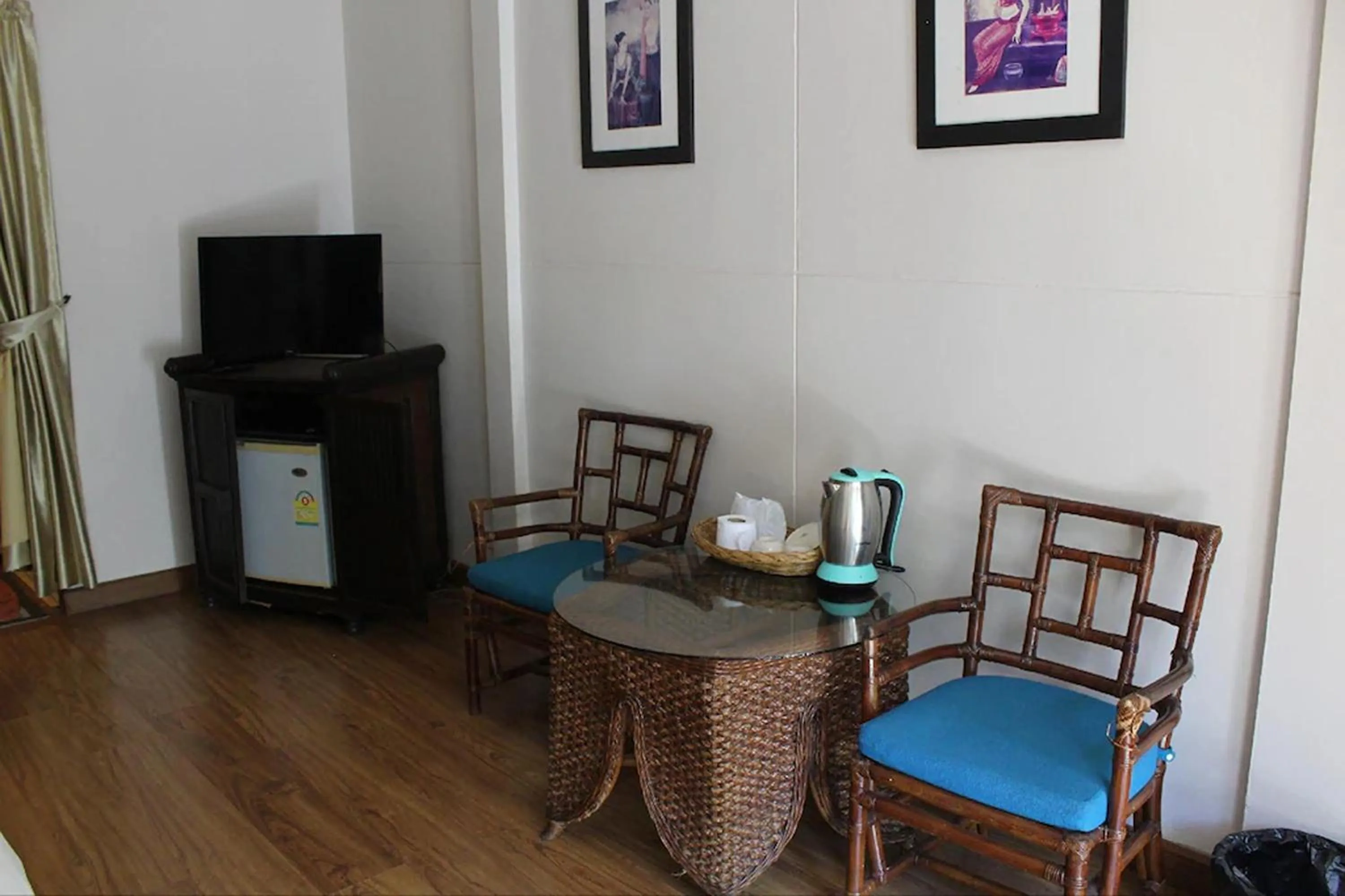 Seating area in Safari Riviera Resort