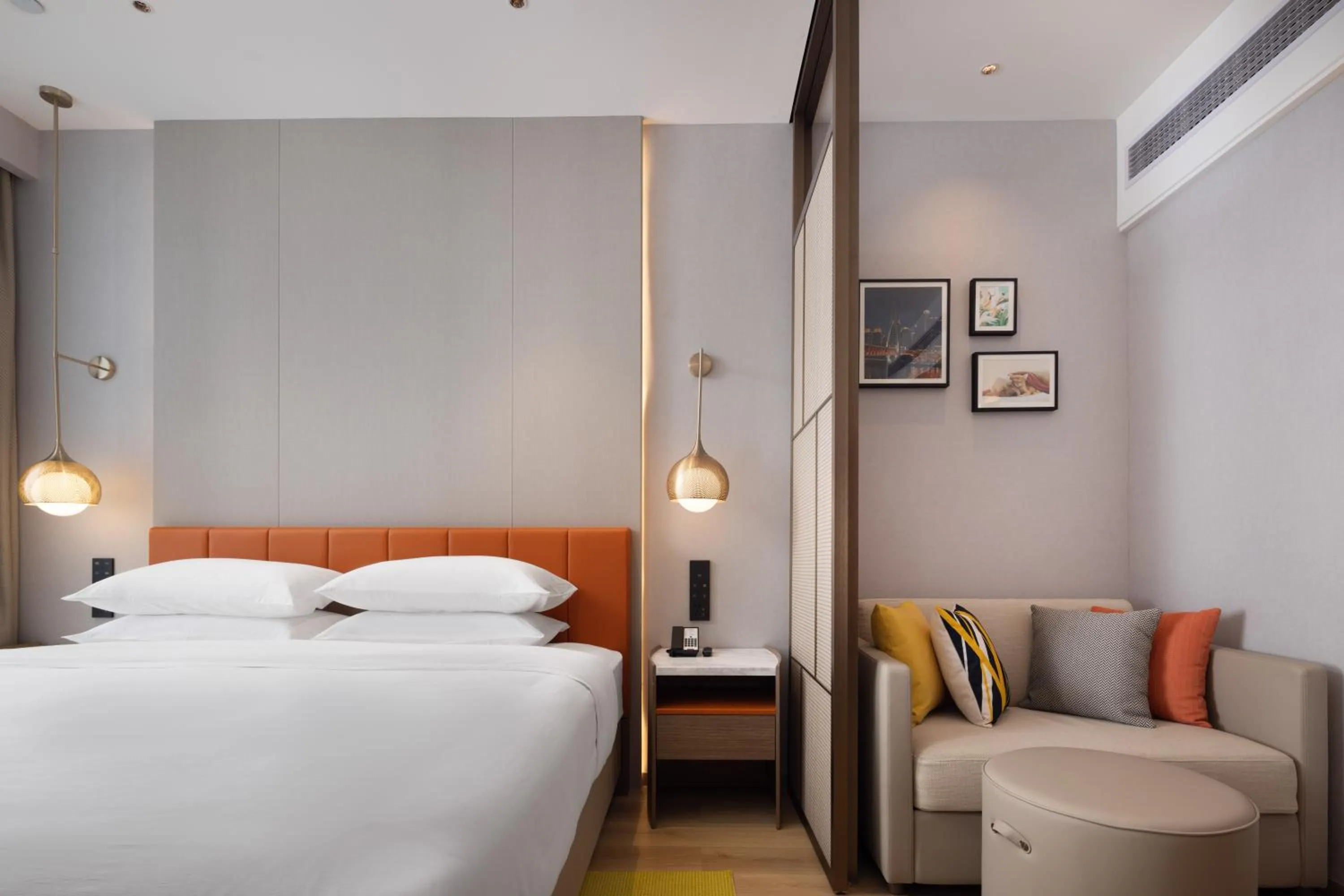 Bed in Home2 Suite by Hilton Chongqing South Bank