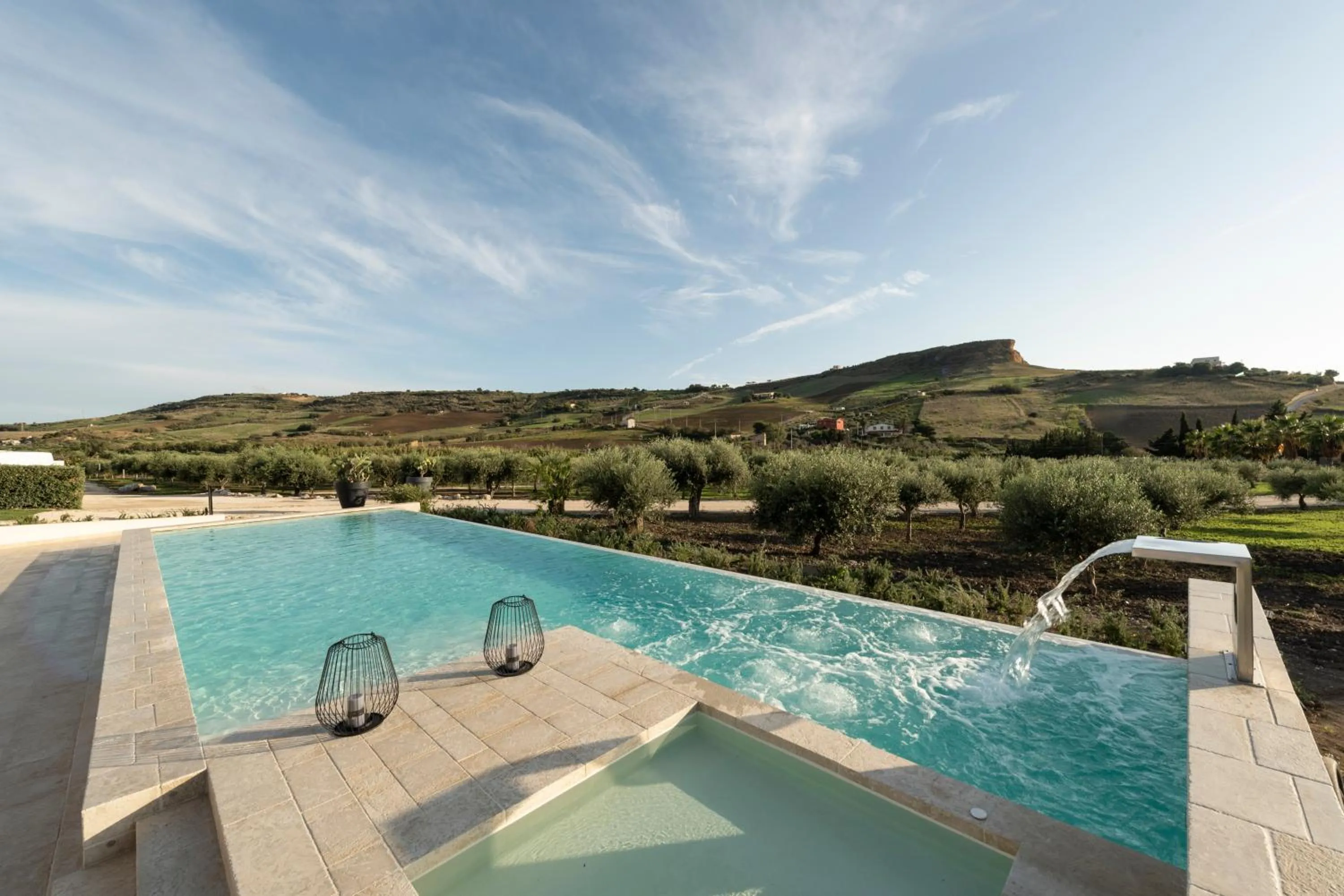 Swimming pool in Borgo Giallonardo Wine Relais
