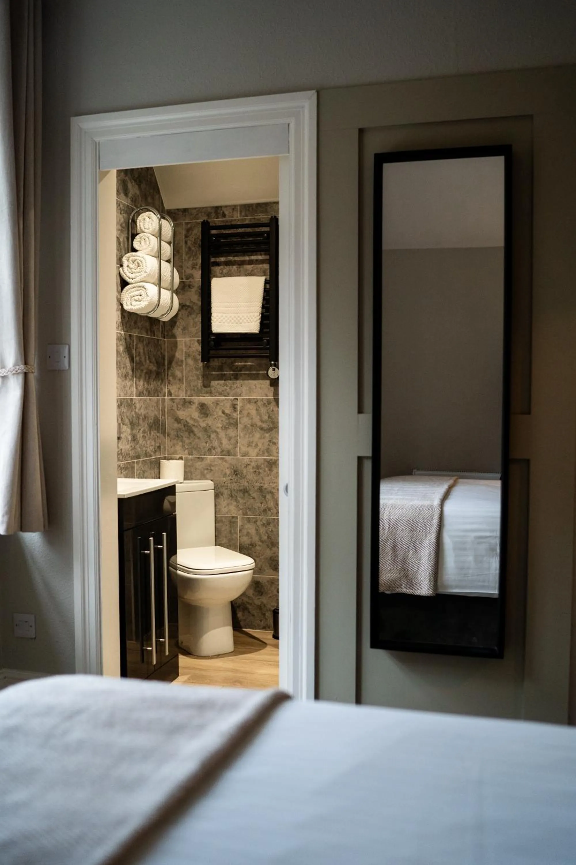 Bed in The Plough Itchen Abbas