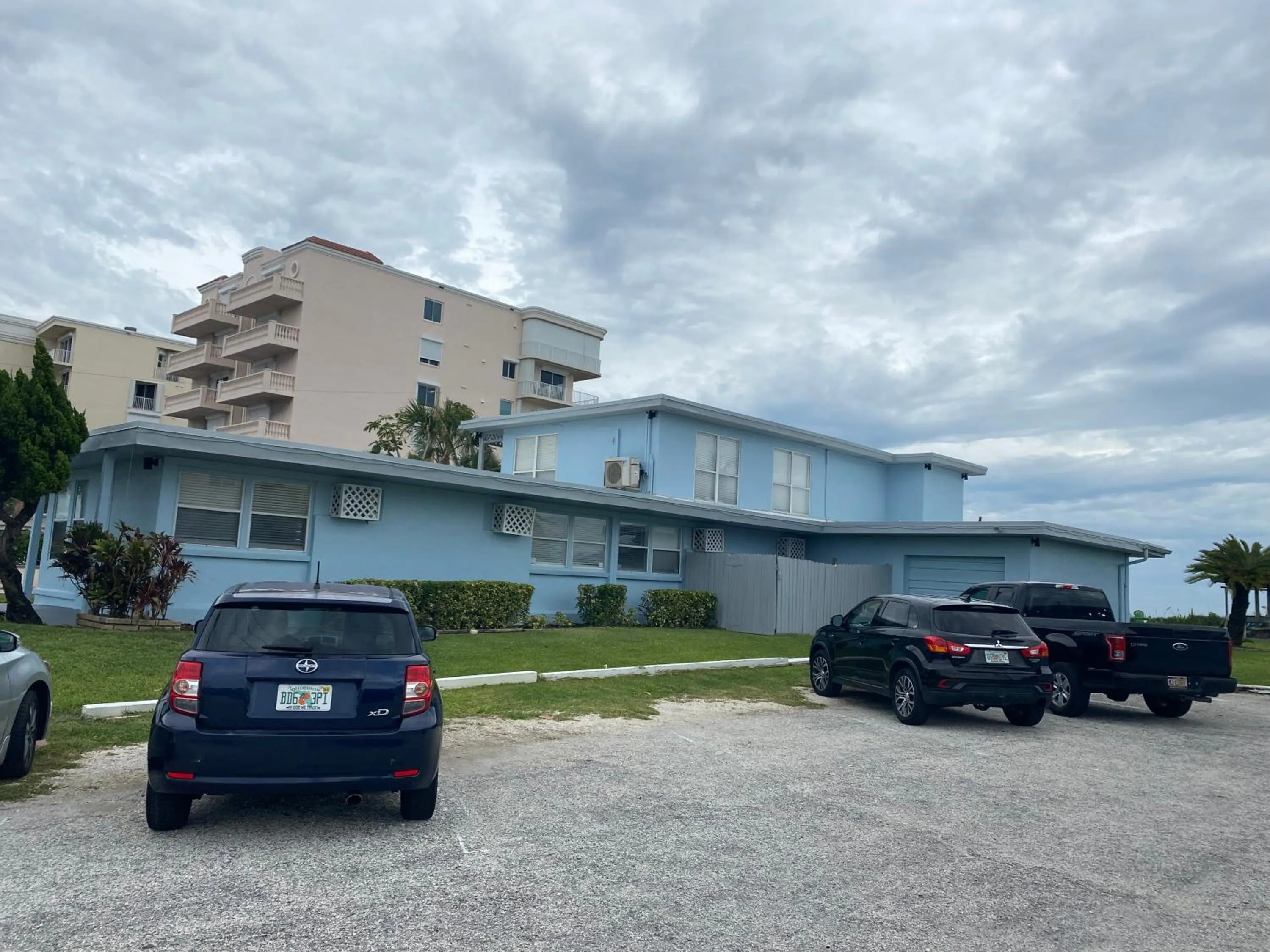 Property building in Sea Aire Oceanfront Inn