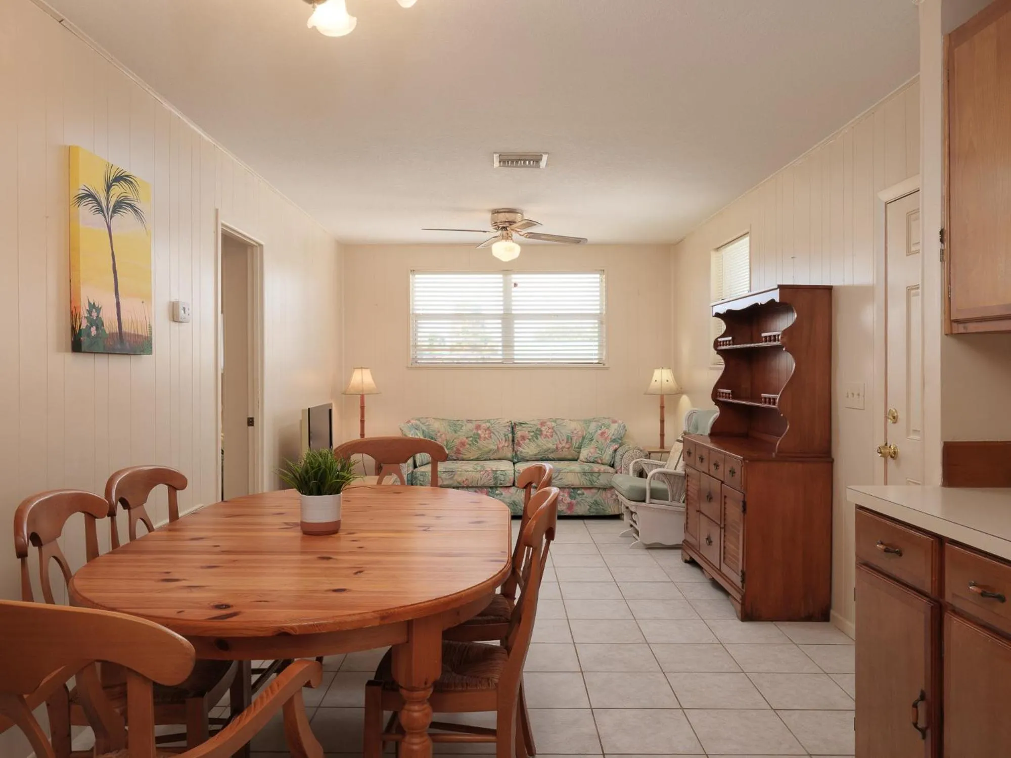 Kitchen or kitchenette in Sea Aire Oceanfront Inn