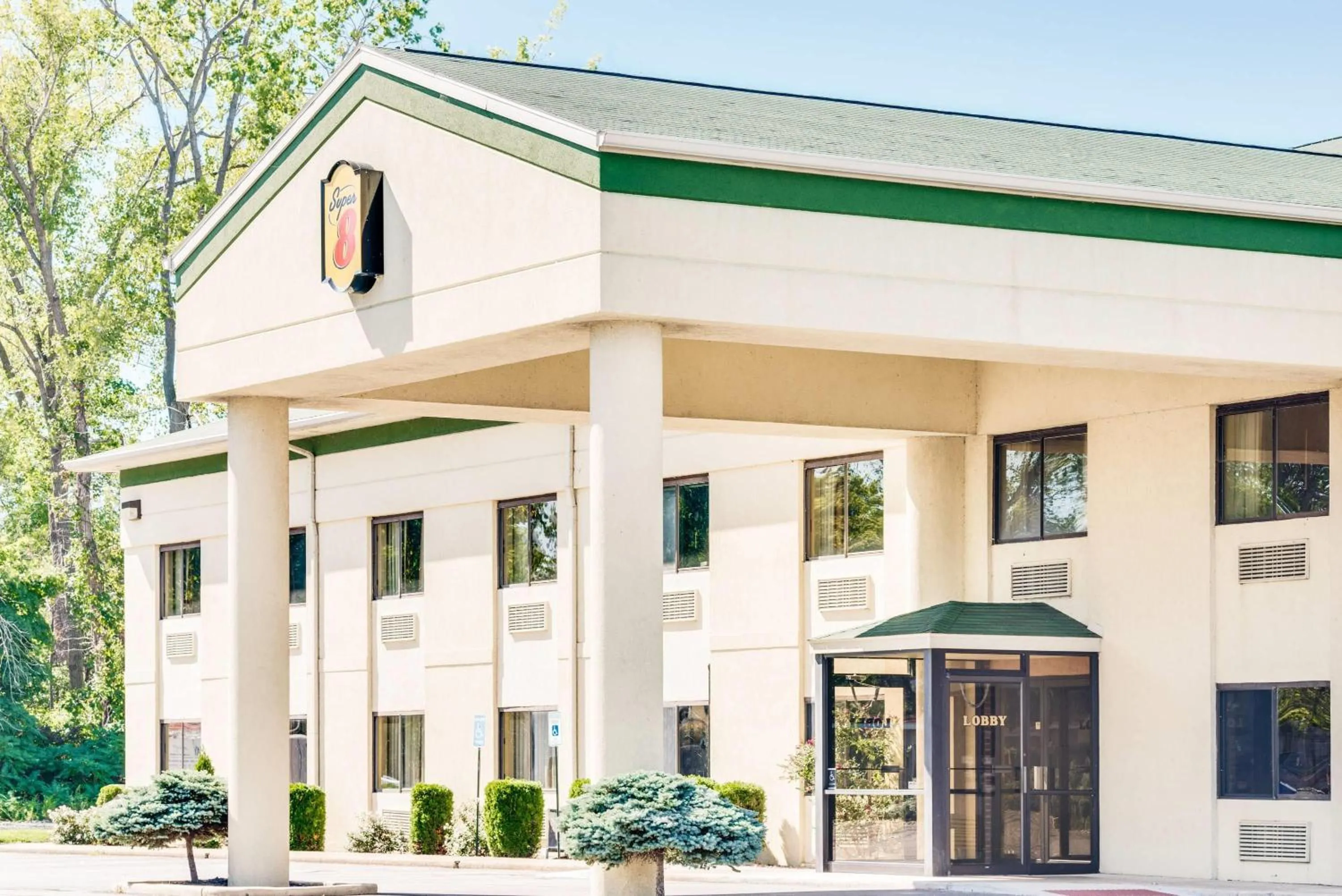 Property building in Super 8 by Wyndham Port Clinton