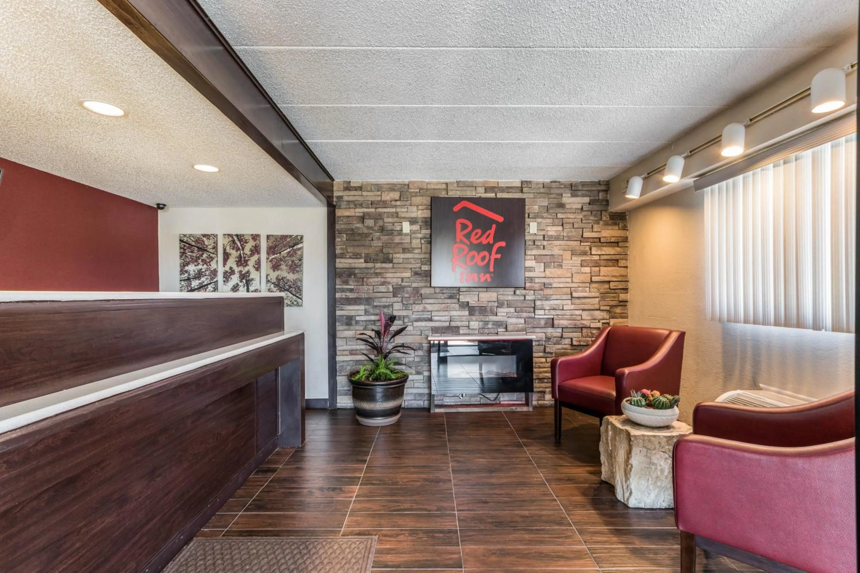 Lobby or reception, Lobby/Reception in Red Roof Inn Columbia, MO