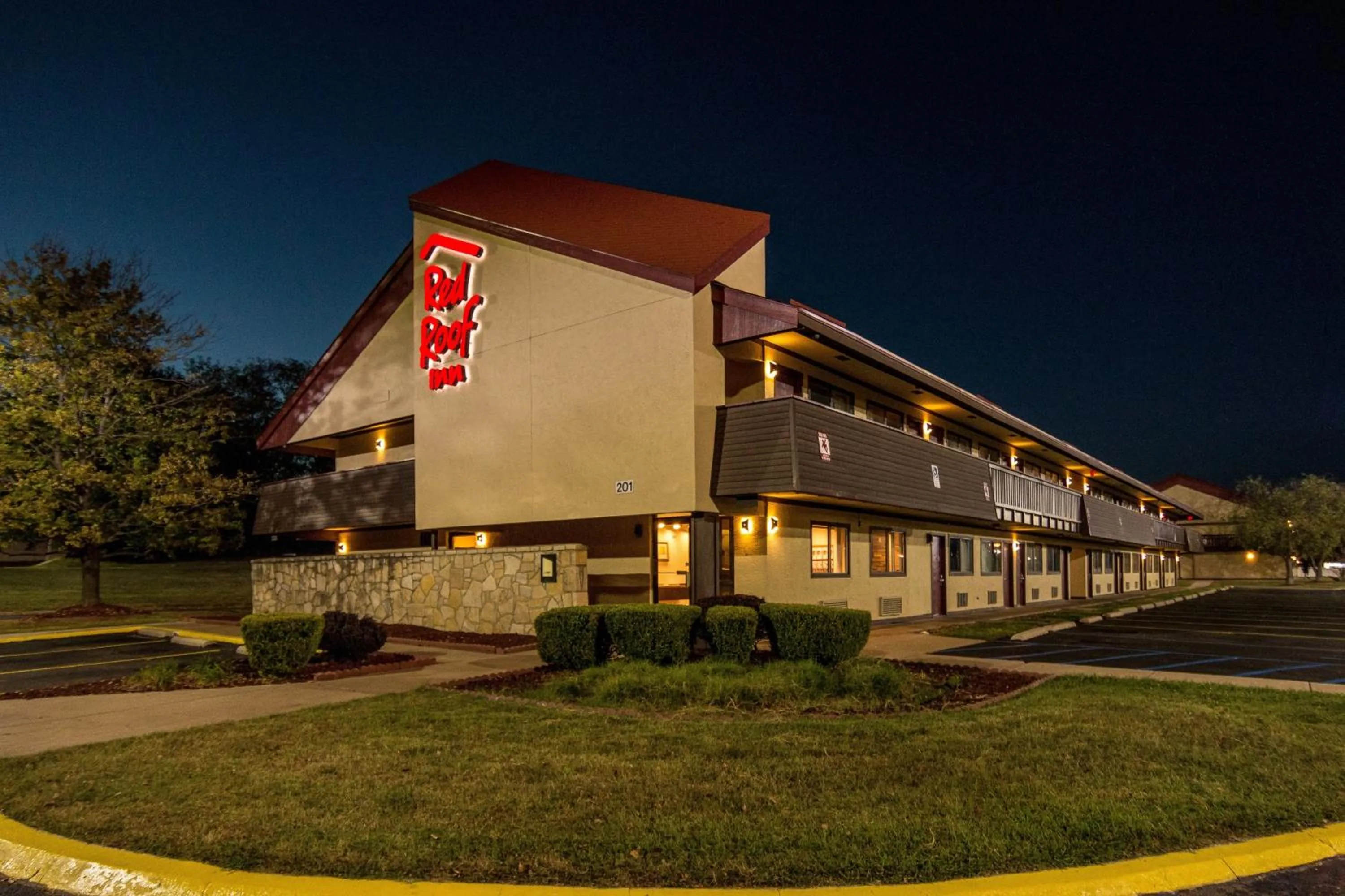 Property Building in Red Roof Inn Columbia, MO