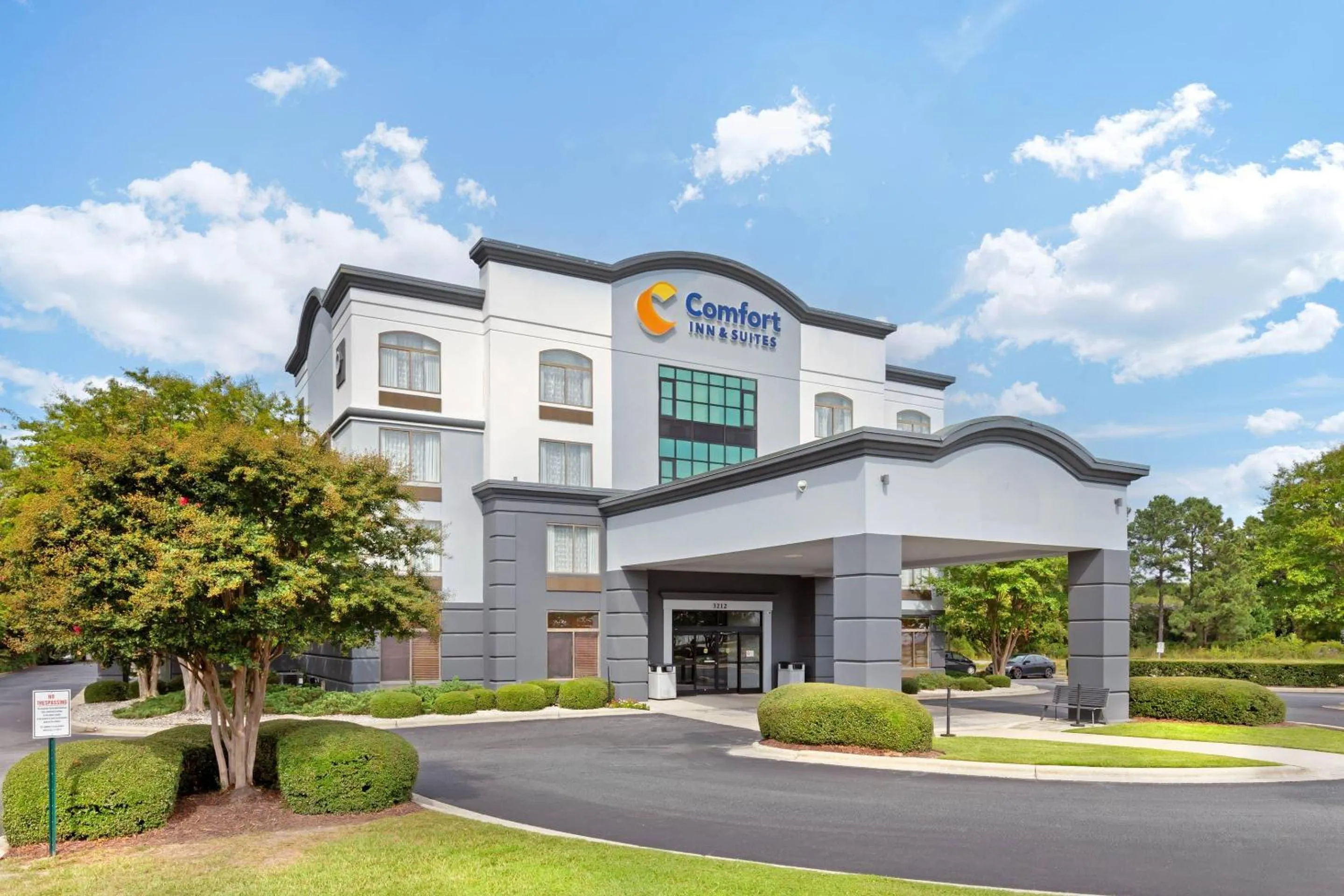 Property building in Comfort Inn & Suites Greenville Near East Carolina University