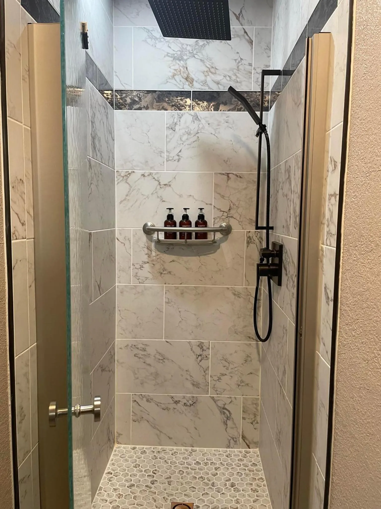 Shower in Sugarloaf Mountain Motel