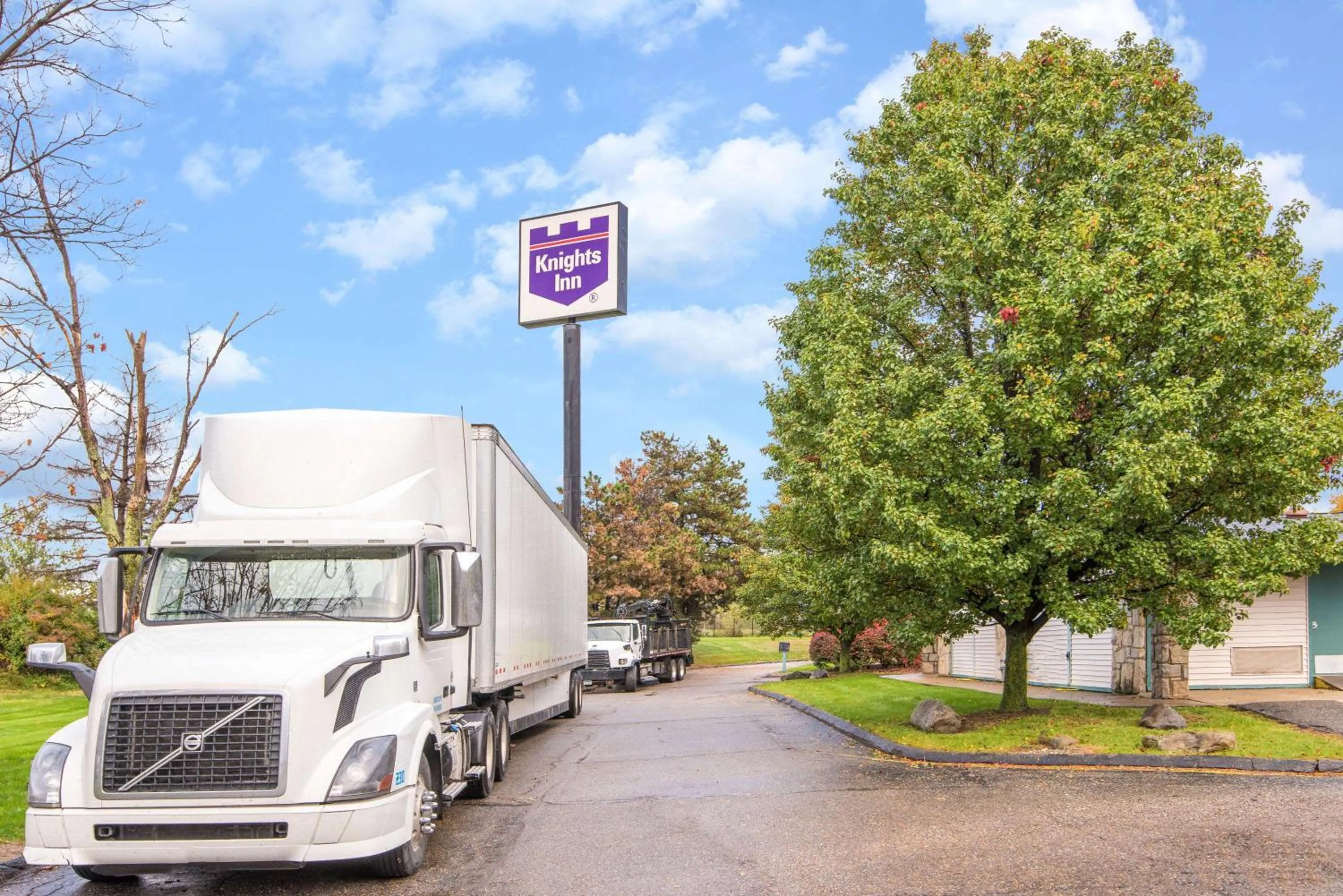 On site, Property Building in Knights Inn Canton