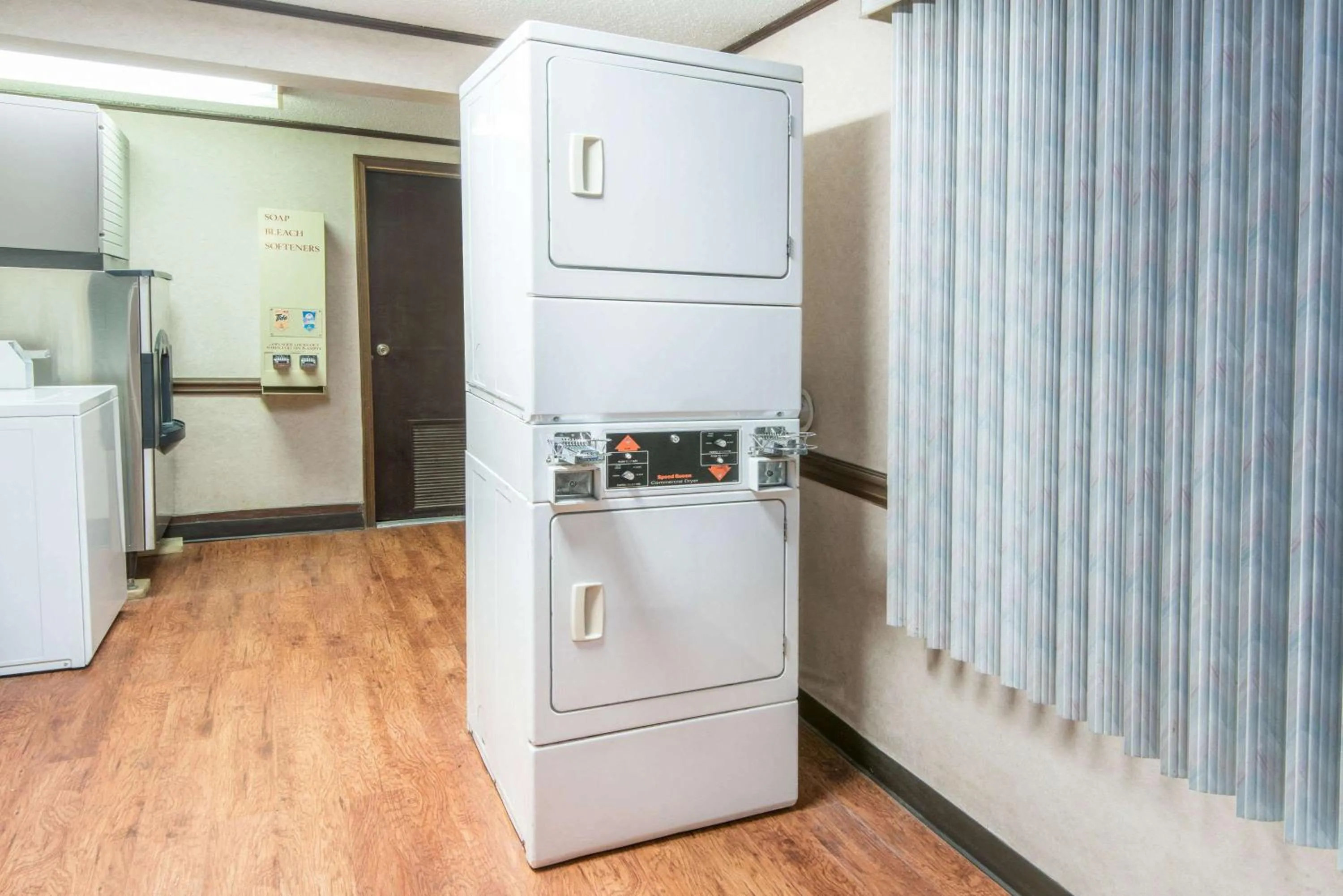 On site, Kitchen/Kitchenette in Knights Inn Canton