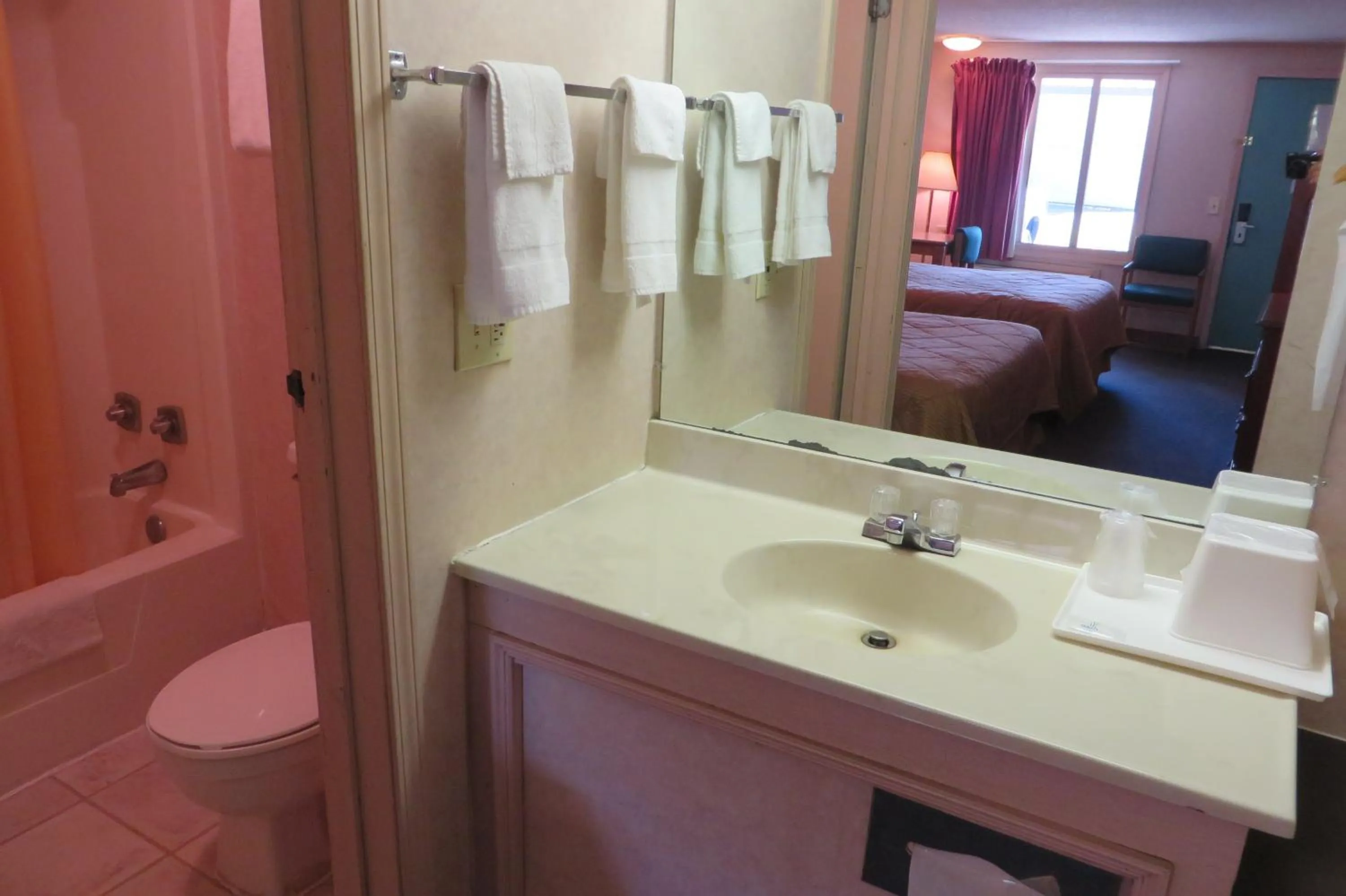 Bathroom in Knights Inn Canton