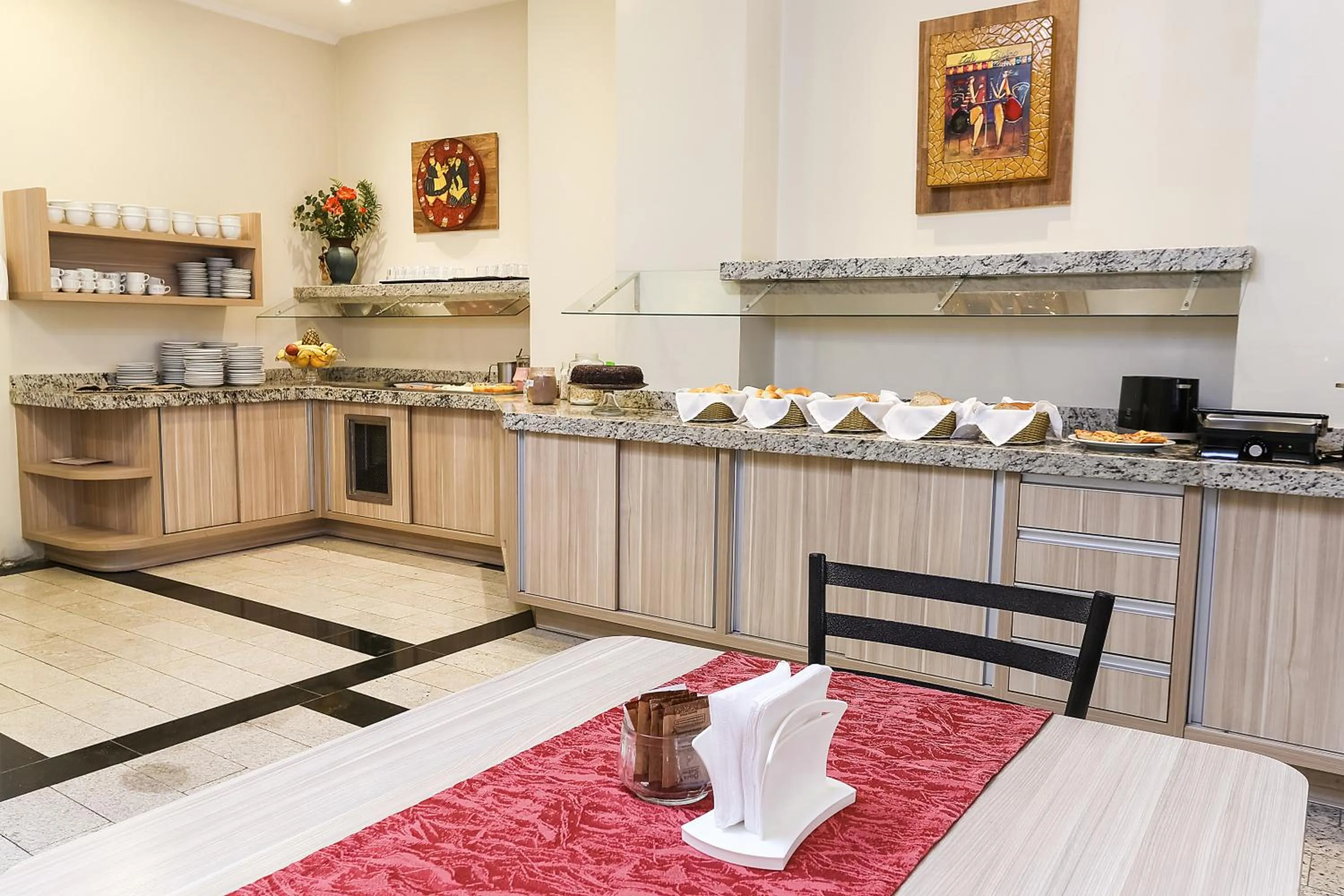 Buffet breakfast in Hotel Express Savoy - Centro Histórico