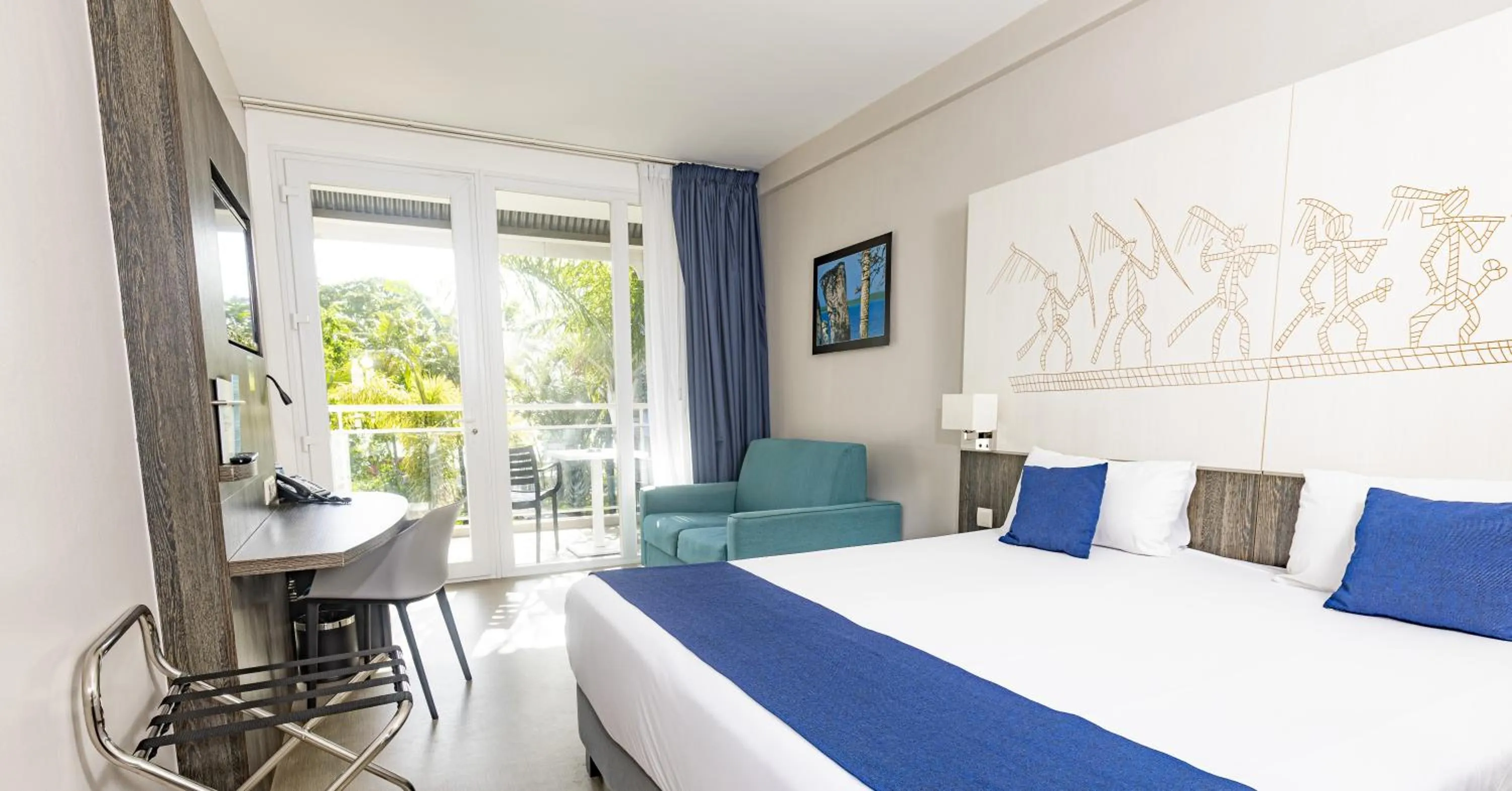 Garden view, Bed in Hotel Beaurivage