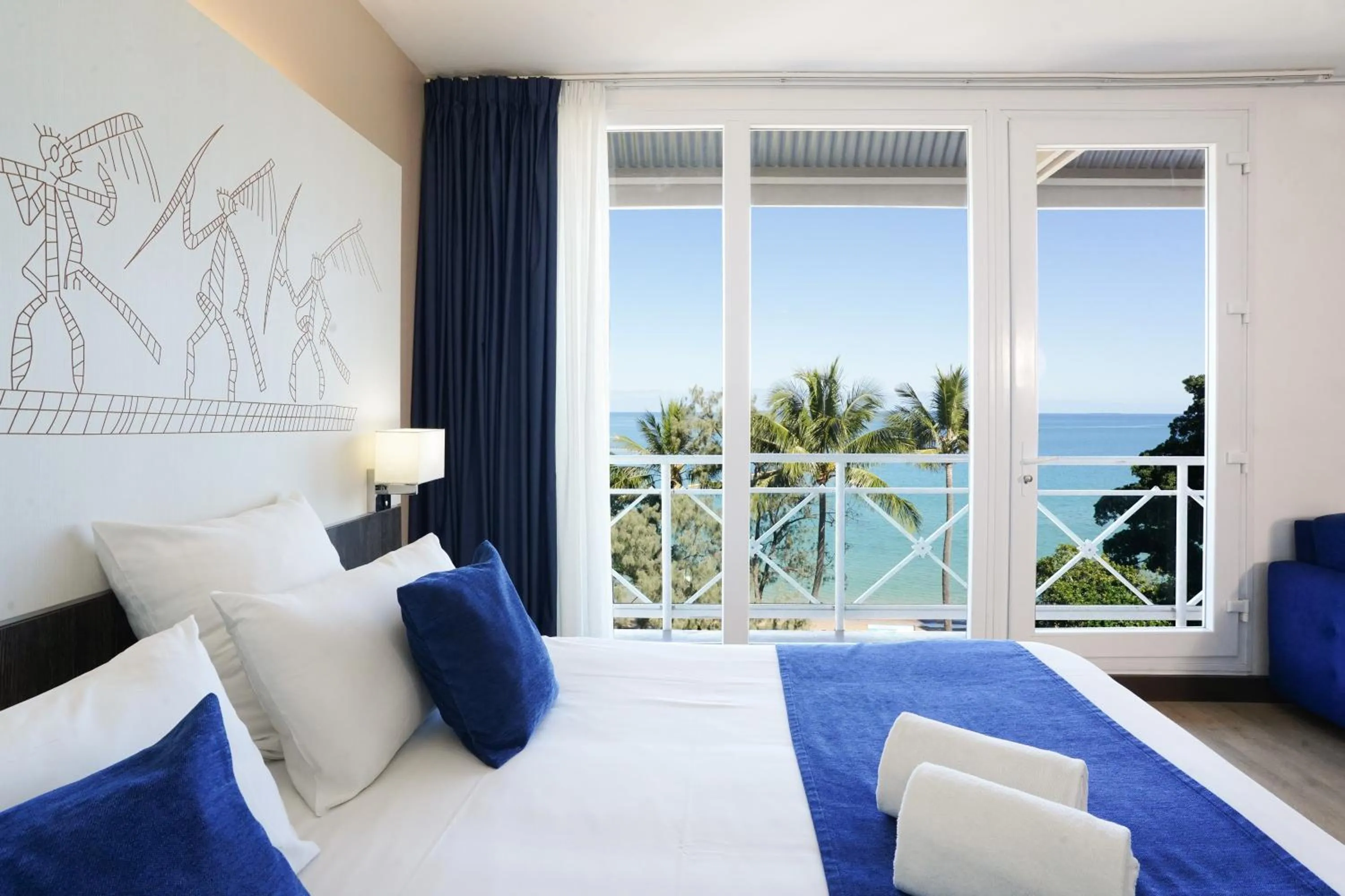 Property building, Bed in Hotel Beaurivage