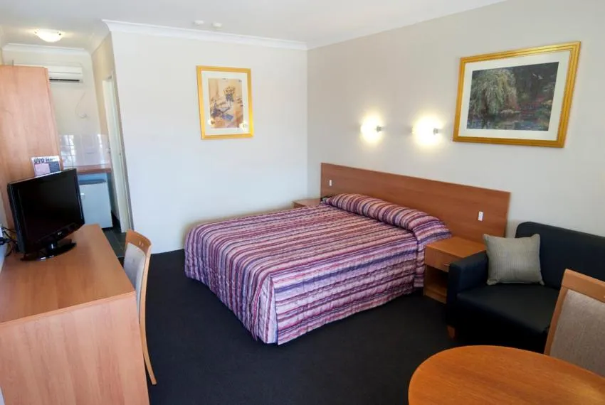 Bed in Narellan Motor Inn