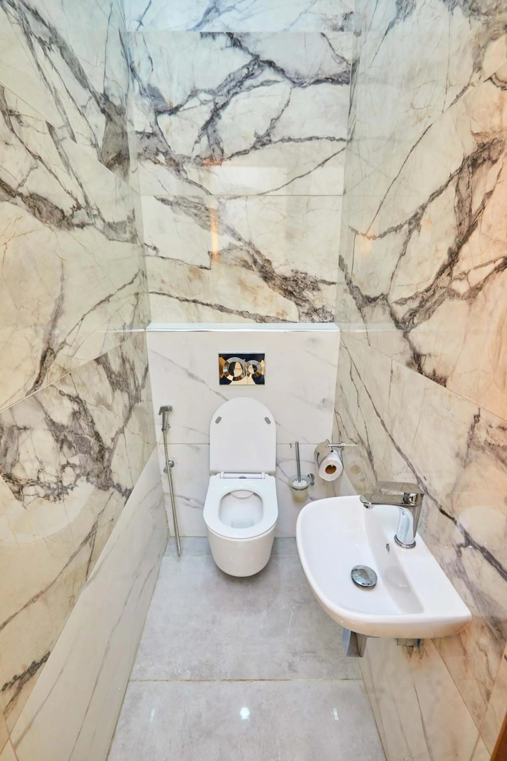 Toilet in Vintano Hotel