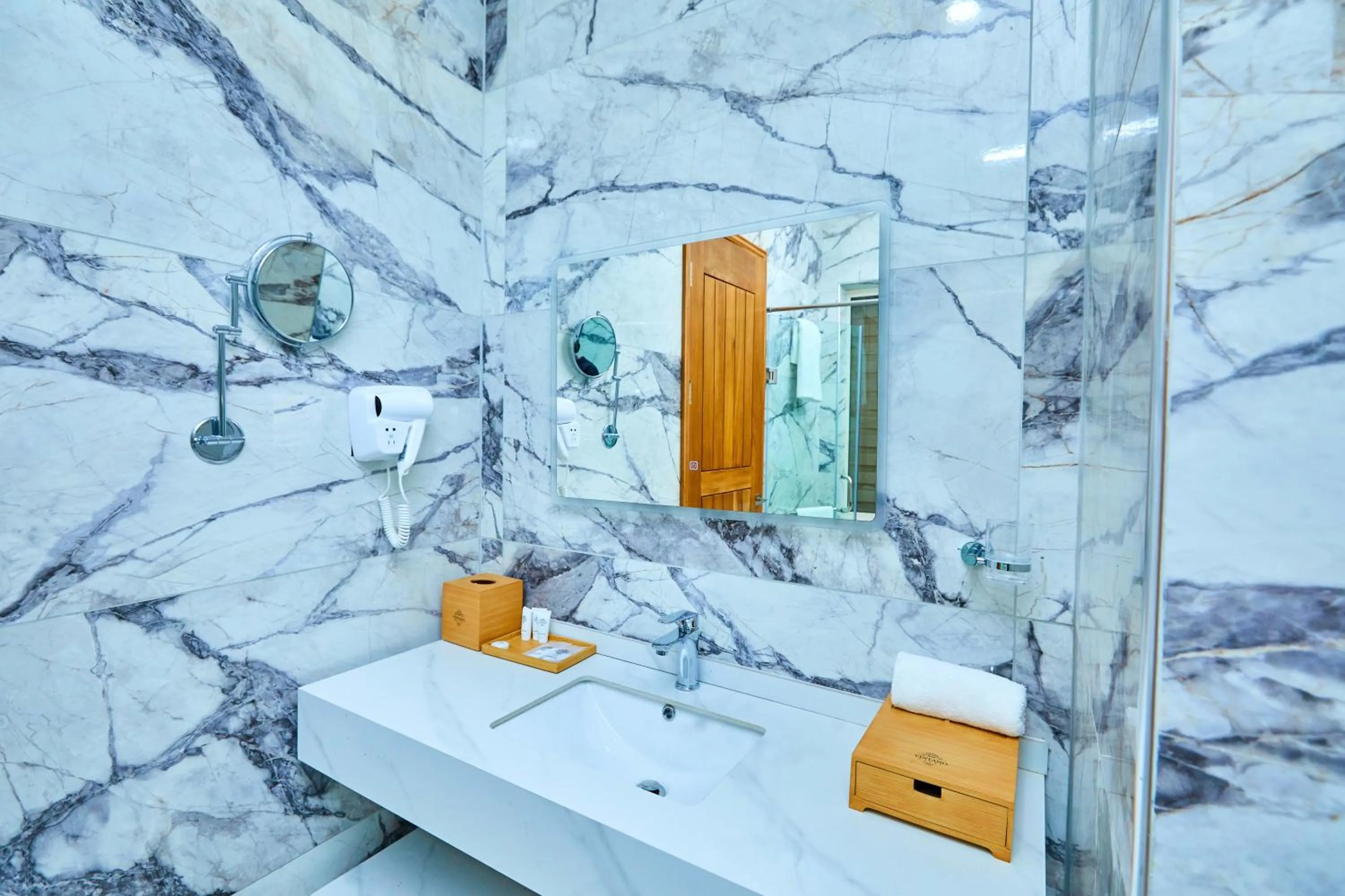 Shower in Vintano Hotel