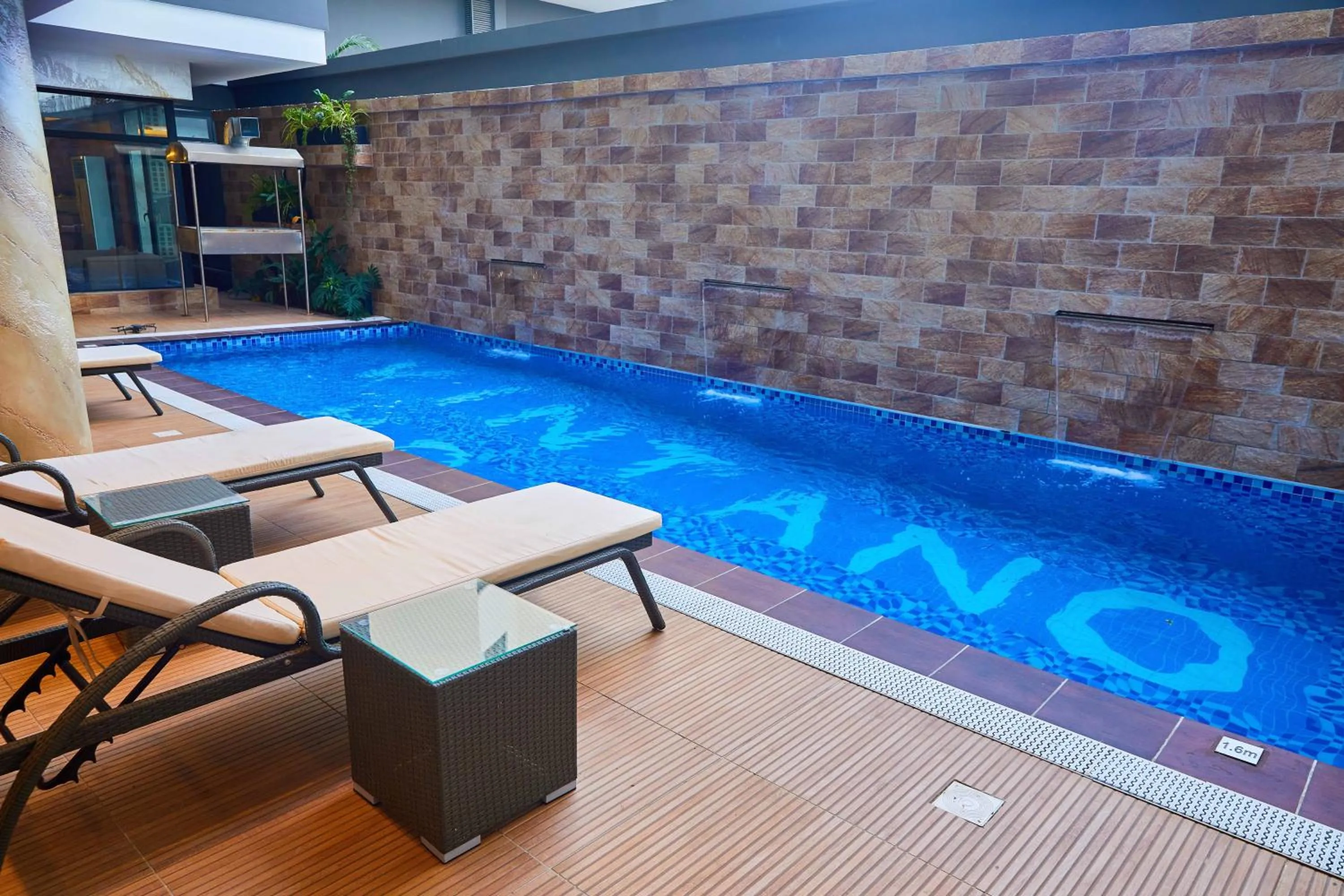 Swimming pool in Vintano Hotel