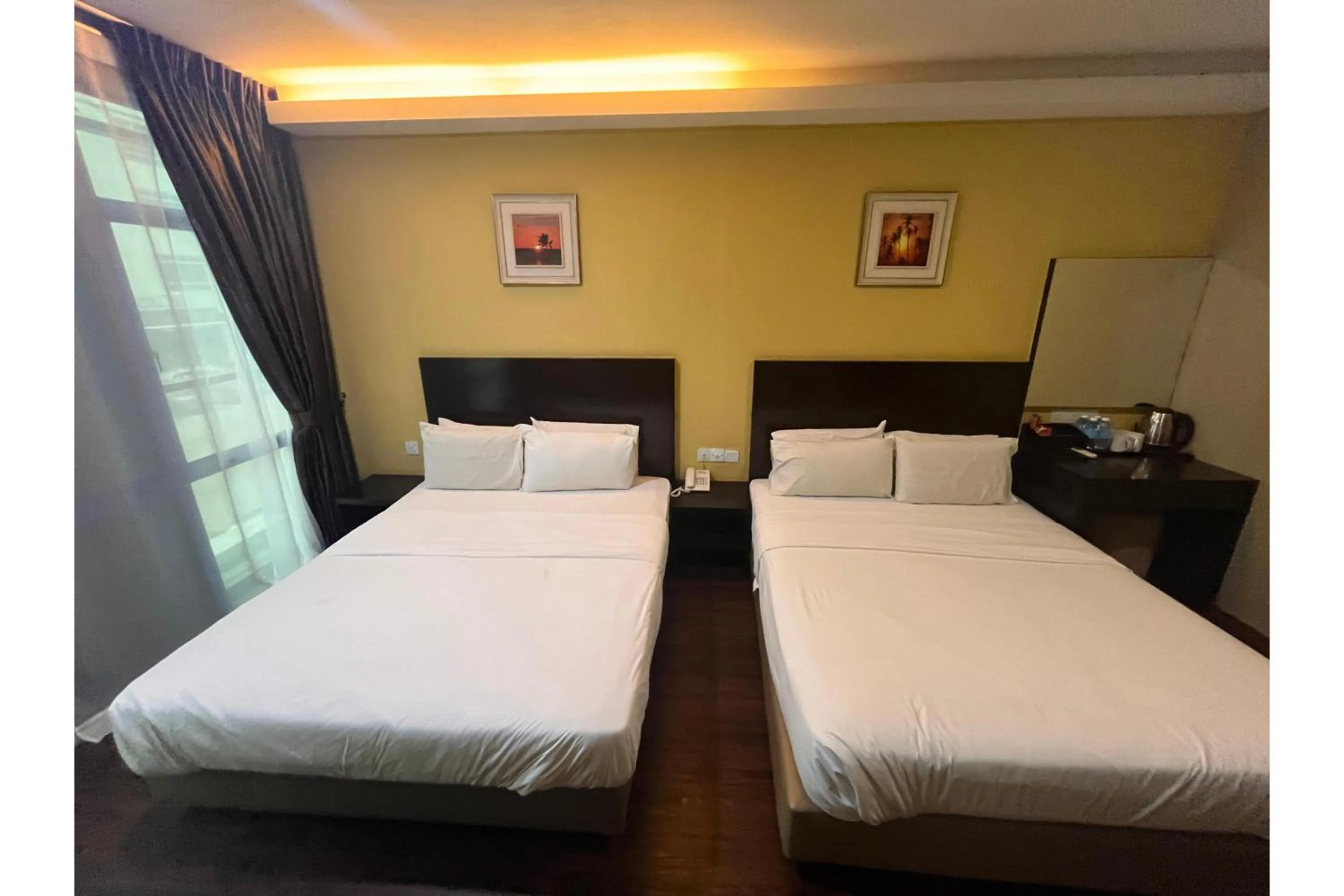 Bedroom, Bed in Grand World Hotel