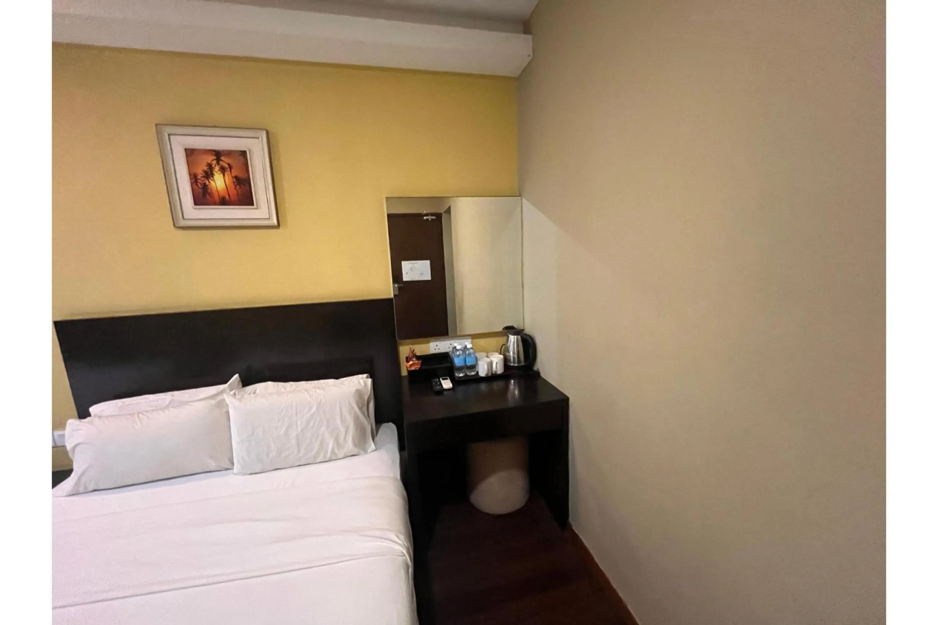 Bedroom, Bed in Grand World Hotel