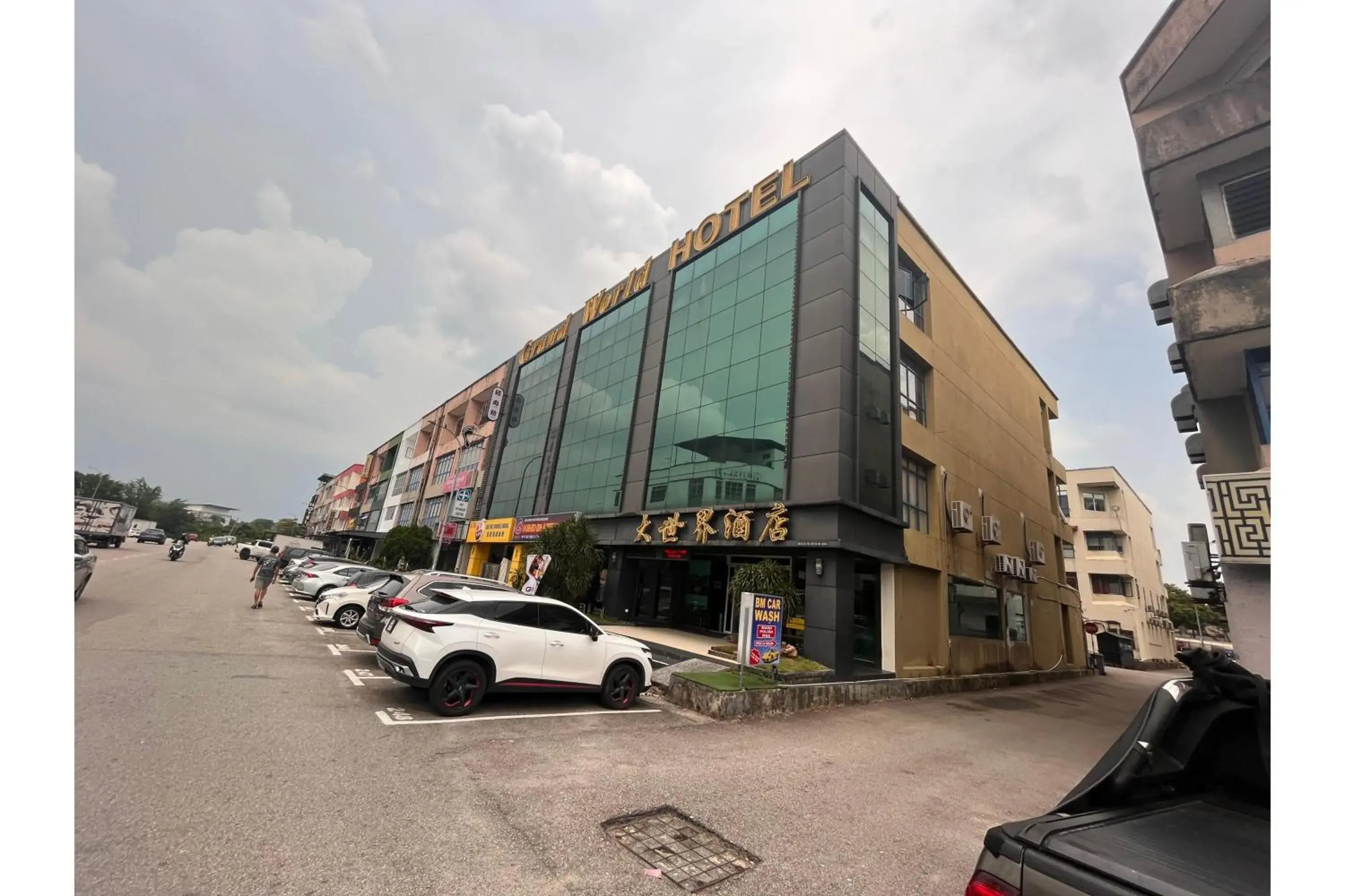 Capital O 91074 Grand World Hotel Capital O 91074 Grand World Hotel