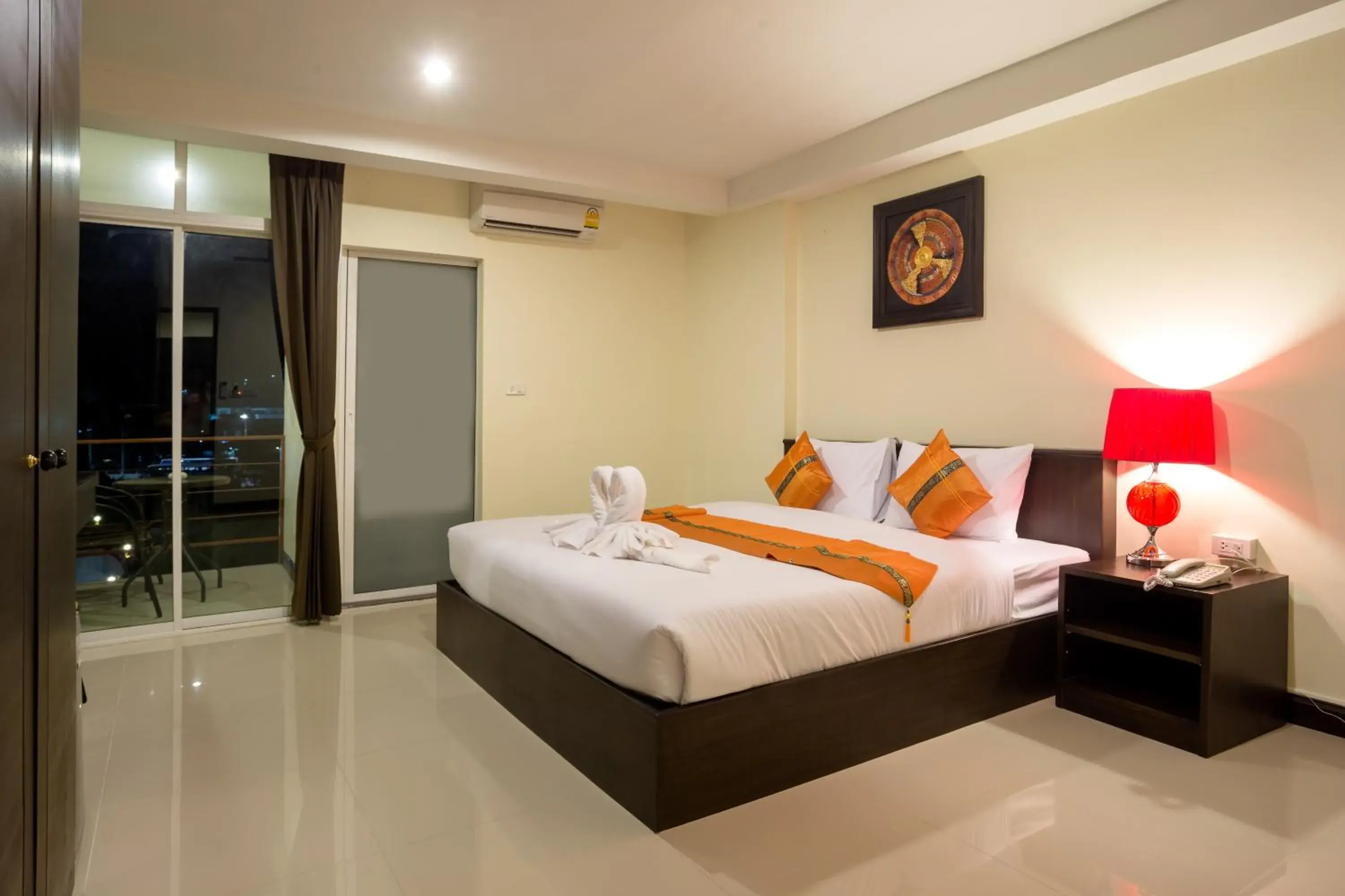 Deluxe Double Room with Balcony in The Elegant Patong Deluxe Double Room with Balcony in The Elegant Patong