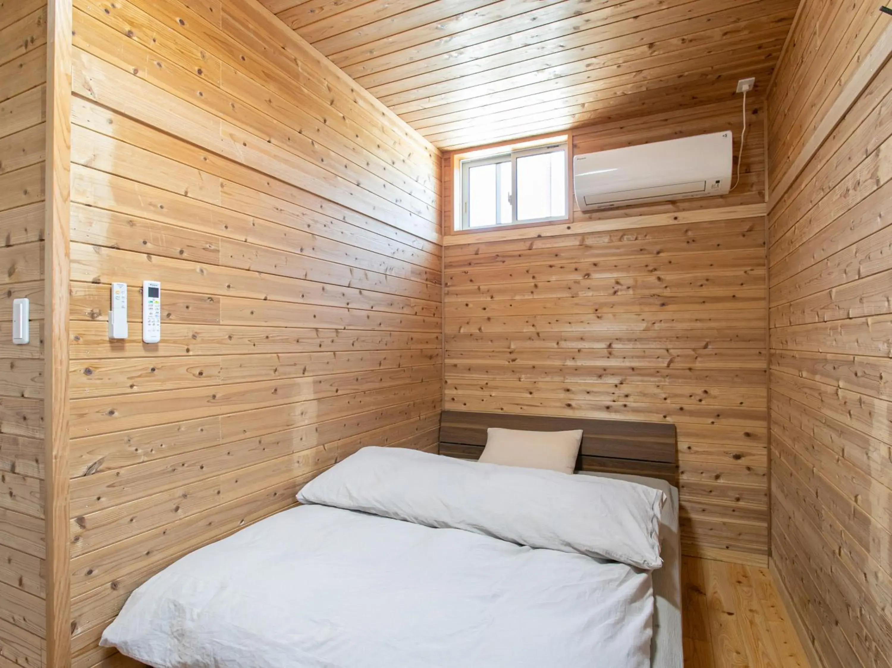 Double Room with Shared Bathroom - single occupancy in Tabist Guest house Pumping Surf Double Room with Shared Bathroom - single occupancy in Tabist Guest house Pumping Surf