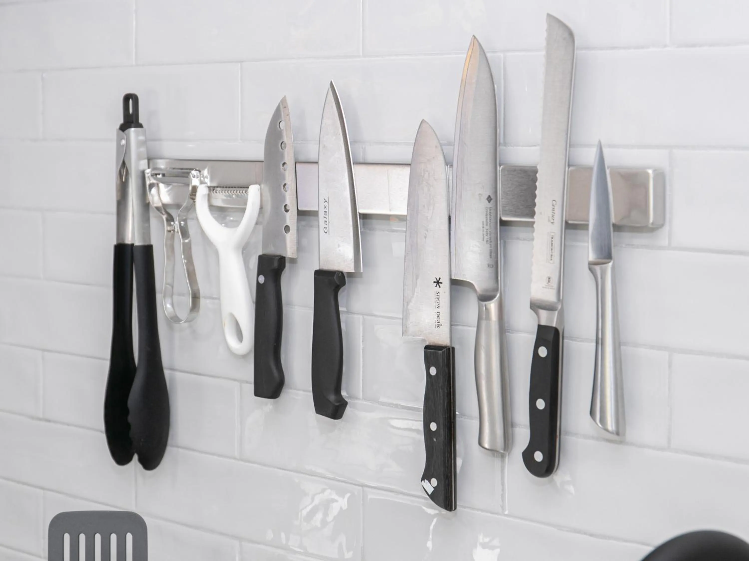 Communal kitchen in Tabist Guest house Pumping Surf