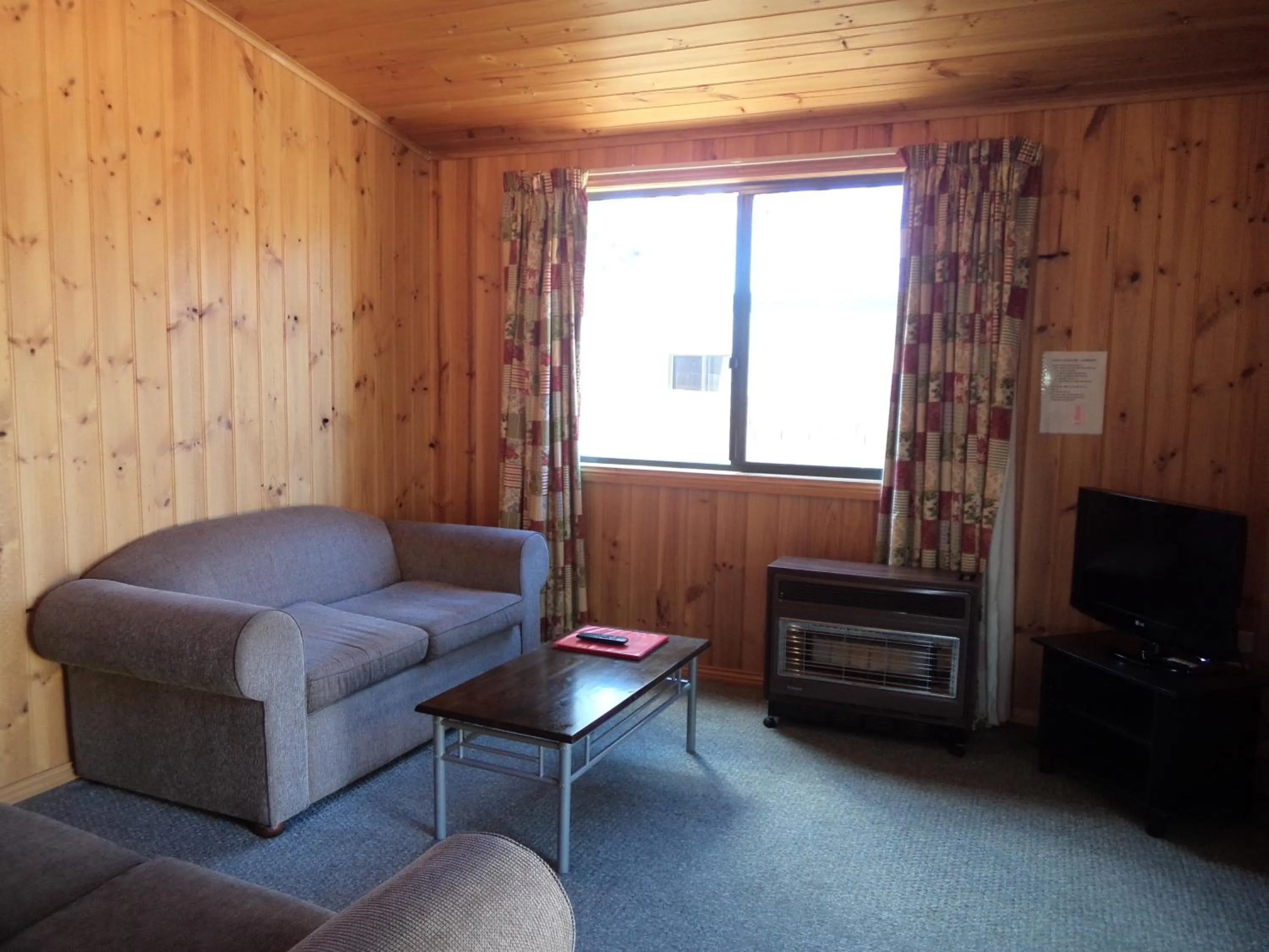 Living room in Bicheno East Coast Holiday Park